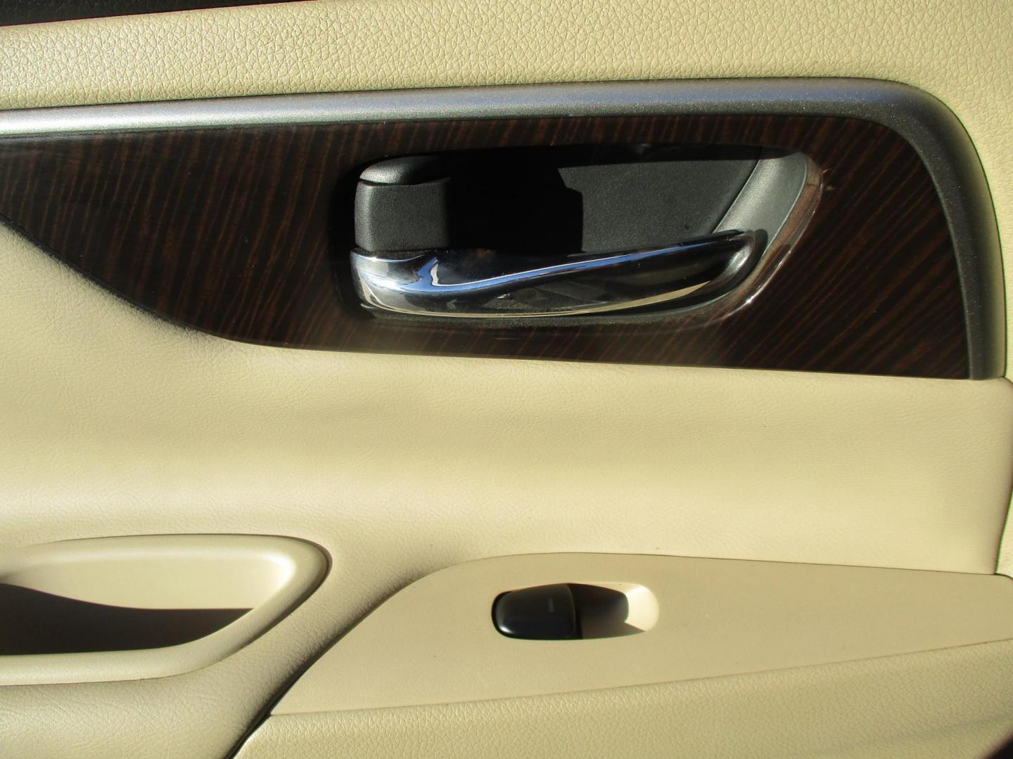 2015 BROWN Nissan Altima 3.5 SV (1N4BL3AP5FC) with an 3.5L V6 DOHC 24V engine, Continuously Variable Transmission transmission, located at 540a Delsea Drive, Sewell, NJ, 08080, (987) 867-5309, 39.752560, -75.111206 - Photo#14