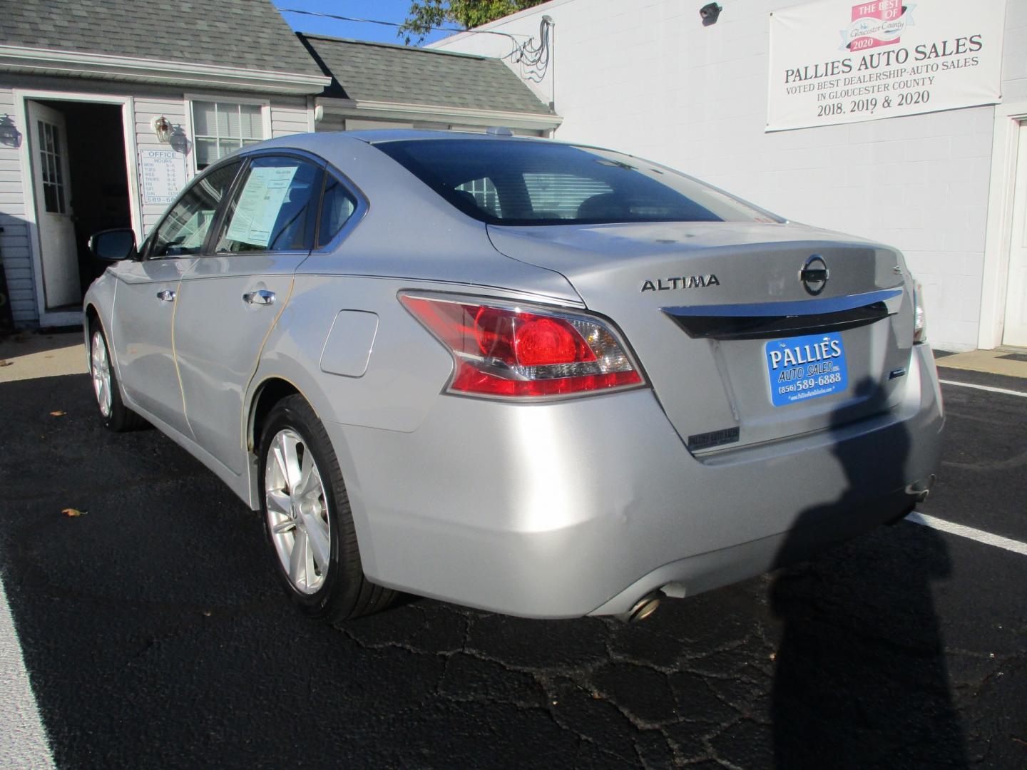 2014 SILVER Nissan Altima 2.5 SL (1N4AL3AP5EC) with an 2.5L L4 DOHC 16V engine, Continuously Variable Transmission transmission, located at 540a Delsea Drive, Sewell, NJ, 08080, (987) 867-5309, 39.752560, -75.111206- Photo#2