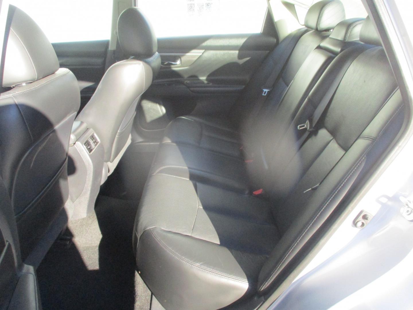 2014 SILVER Nissan Altima 2.5 SL (1N4AL3AP5EC) with an 2.5L L4 DOHC 16V engine, Continuously Variable Transmission transmission, located at 540a Delsea Drive, Sewell, NJ, 08080, (987) 867-5309, 39.752560, -75.111206- Photo#16