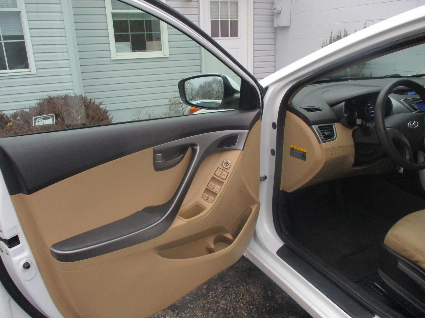 2013 WHITE Hyundai Elantra Limited (5NPDH4AE0DH) with an 1.8L L4 DOHC 16V engine, 6-Speed Automatic transmission, located at 540a Delsea Drive, Sewell, NJ, 08080, (987) 867-5309, 39.752560, -75.111206 - Photo#9