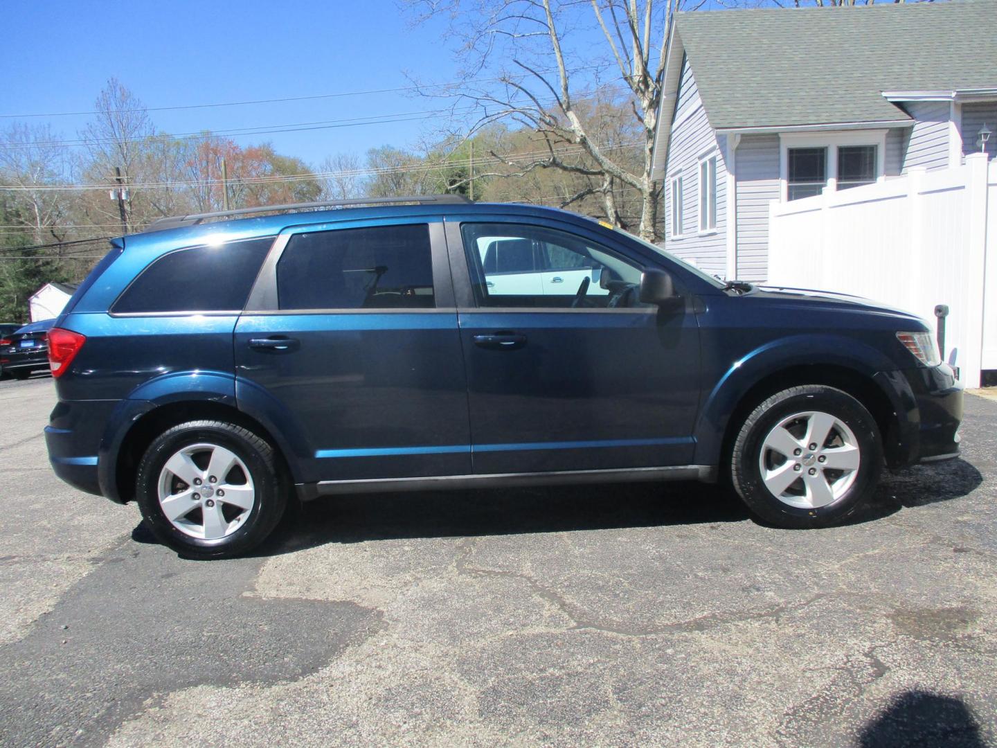 2014 BLUE Dodge Journey SE (3C4PDCAB9ET) with an 2.4L L4 DOHC 16V engine, 4-Speed Automatic transmission, located at 540a Delsea Drive, Sewell, NJ, 08080, (987) 867-5309, 39.752560, -75.111206 - Photo#6