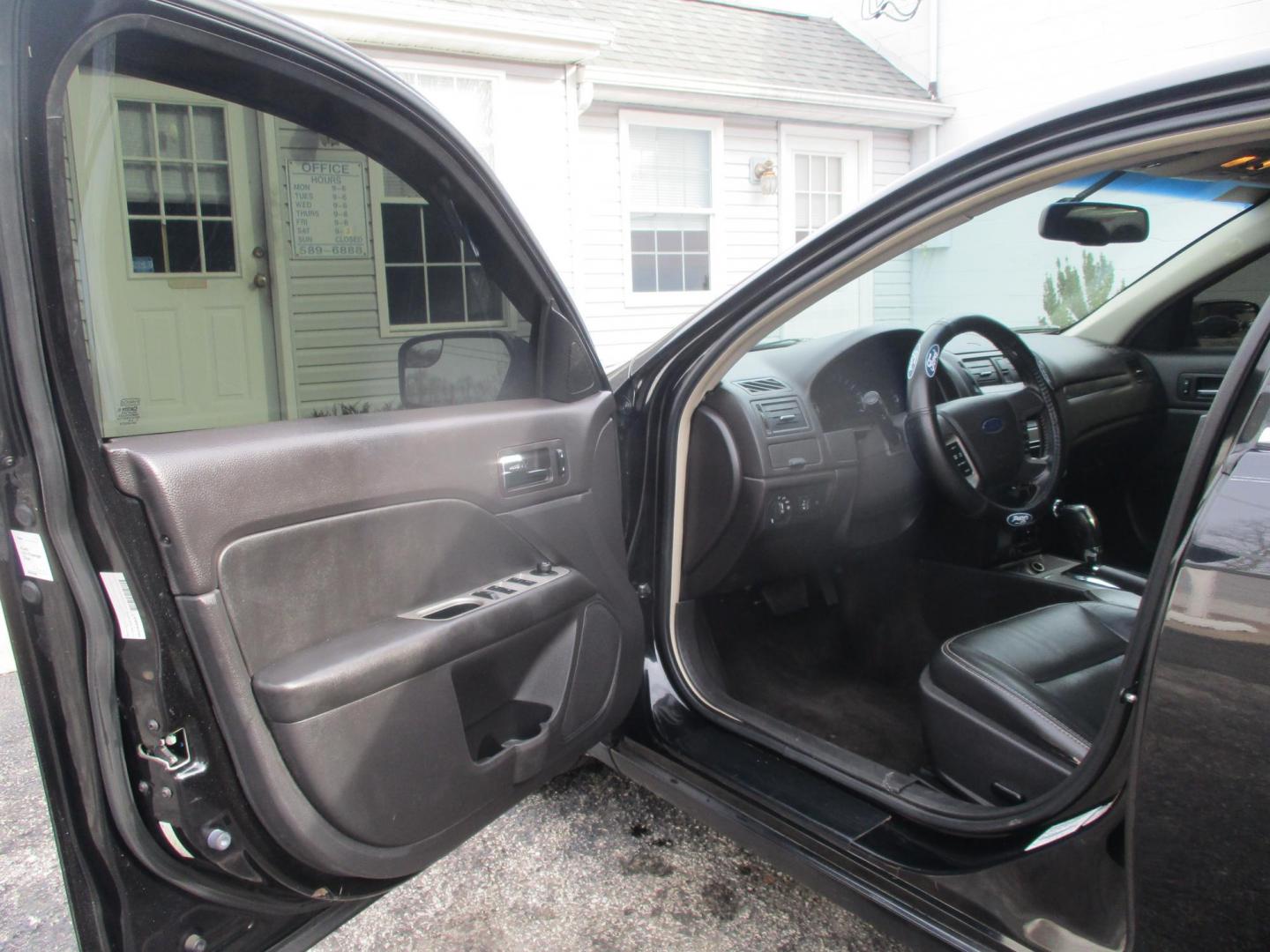 2011 BLACK Ford Fusion I4 SEL (3FAHP0JA3BR) with an 2.5L L4 DOHC 16V engine, located at 540a Delsea Drive, Sewell, NJ, 08080, (987) 867-5309, 39.752560, -75.111206 - Photo#10