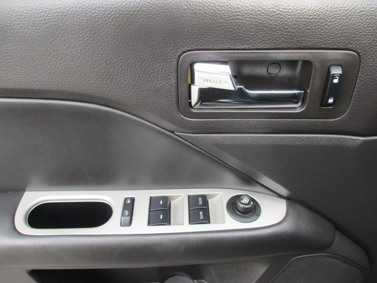 2011 BLACK Ford Fusion I4 SEL (3FAHP0JA3BR) with an 2.5L L4 DOHC 16V engine, located at 540a Delsea Drive, Sewell, NJ, 08080, (987) 867-5309, 39.752560, -75.111206 - Photo#11