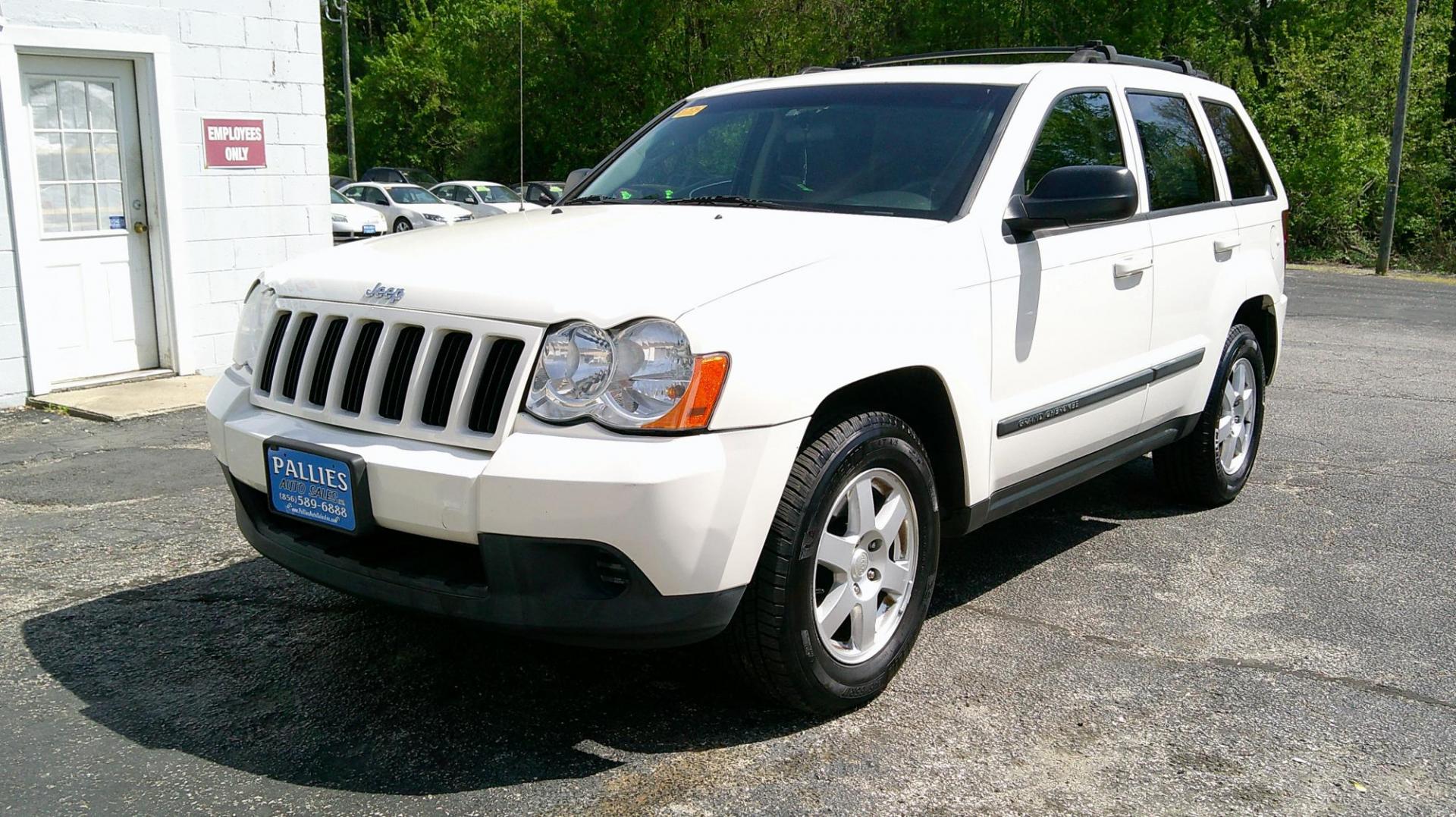 2009 WHITE Jeep Grand Cherokee Laredo 4WD (1J8GR48K89C) with an 3.7L V6 SOHC 12V engine, 5-Speed Automatic transmission, located at 540a Delsea Drive, Sewell, NJ, 08080, (987) 867-5309, 39.752560, -75.111206 - Photo#0