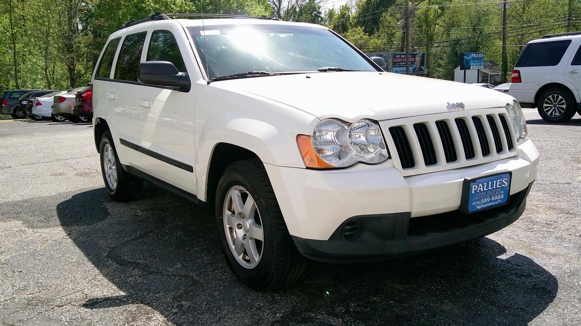 2009 WHITE Jeep Grand Cherokee Laredo 4WD (1J8GR48K89C) with an 3.7L V6 SOHC 12V engine, 5-Speed Automatic transmission, located at 540a Delsea Drive, Sewell, NJ, 08080, (987) 867-5309, 39.752560, -75.111206 - Photo#8