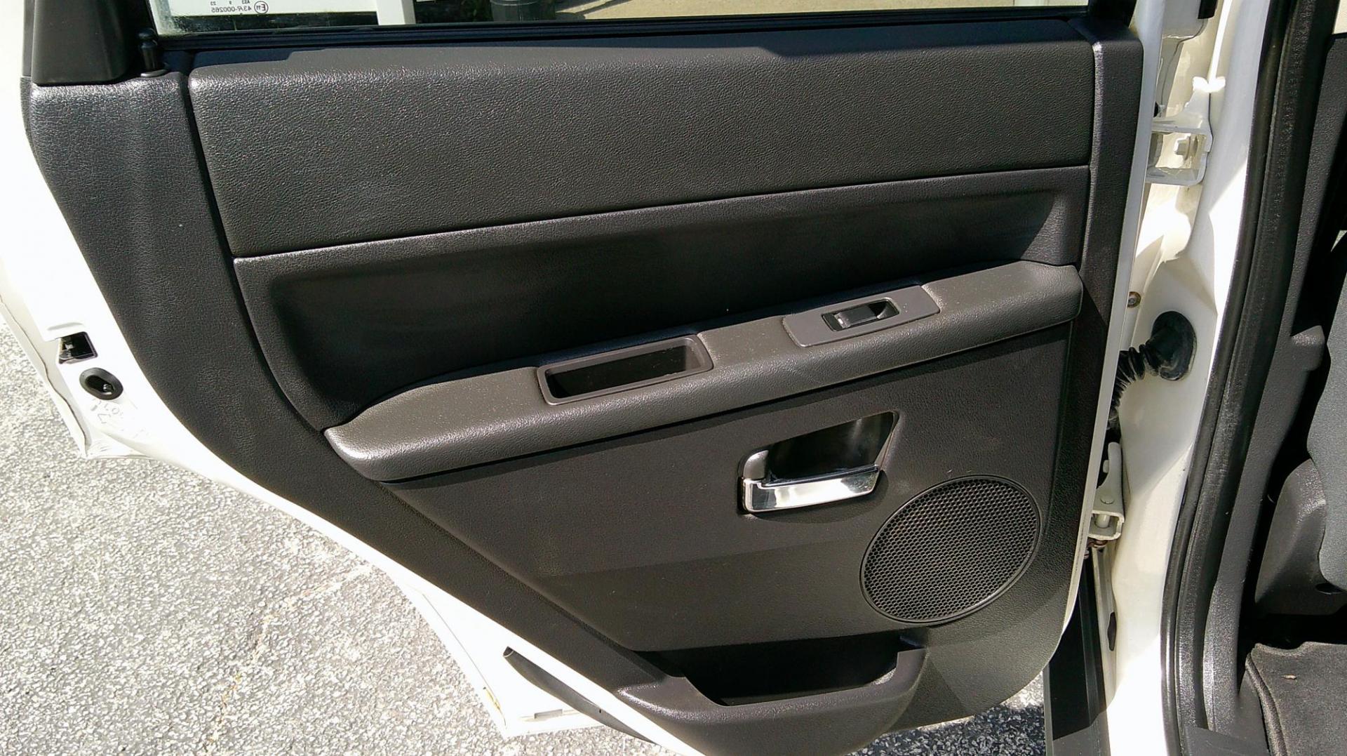 2009 WHITE Jeep Grand Cherokee Laredo 4WD (1J8GR48K89C) with an 3.7L V6 SOHC 12V engine, 5-Speed Automatic transmission, located at 540a Delsea Drive, Sewell, NJ, 08080, (987) 867-5309, 39.752560, -75.111206 - Photo#14