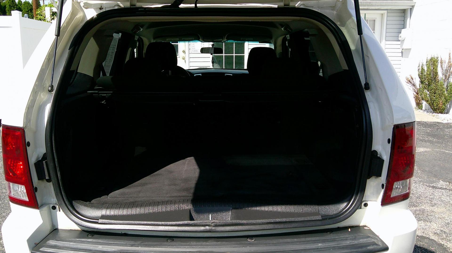 2009 WHITE Jeep Grand Cherokee Laredo 4WD (1J8GR48K89C) with an 3.7L V6 SOHC 12V engine, 5-Speed Automatic transmission, located at 540a Delsea Drive, Sewell, NJ, 08080, (987) 867-5309, 39.752560, -75.111206 - Photo#22