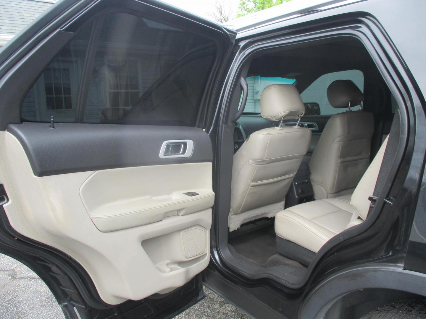 2013 BLACK Ford Explorer XLT 4WD (1FM5K8D81DG) with an 3.5L V6 DOHC 24V engine, 6-Speed Automatic transmission, located at 540a Delsea Drive, Sewell, NJ, 08080, (987) 867-5309, 39.752560, -75.111206 - Photo#13