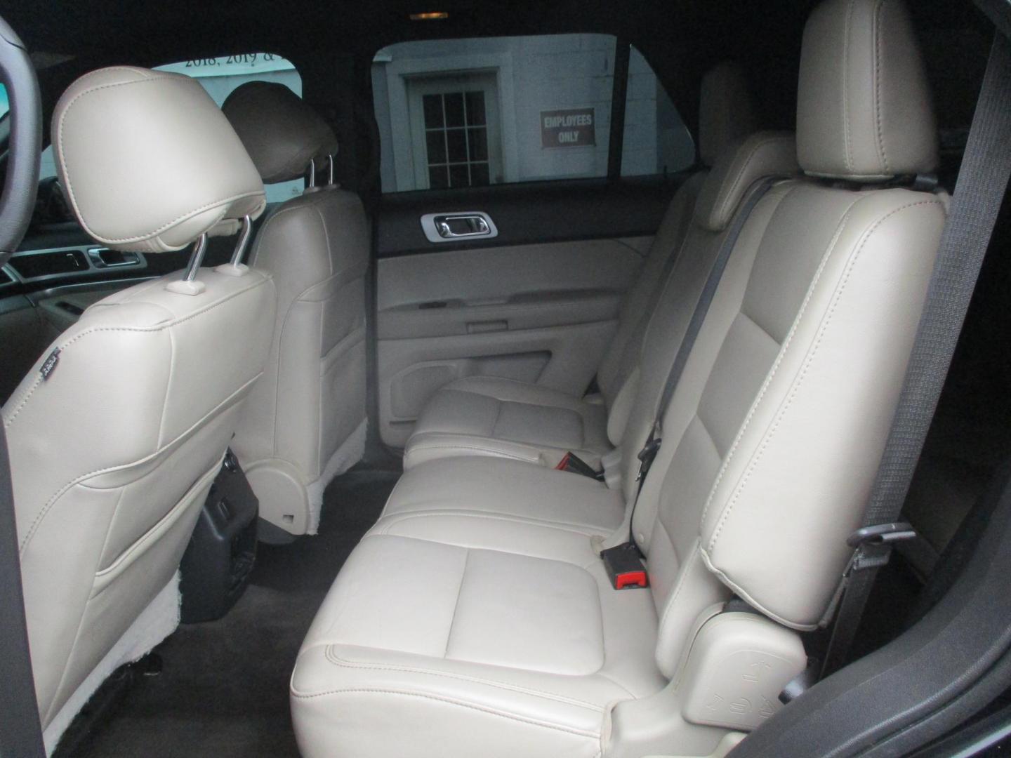 2013 BLACK Ford Explorer XLT 4WD (1FM5K8D81DG) with an 3.5L V6 DOHC 24V engine, 6-Speed Automatic transmission, located at 540a Delsea Drive, Sewell, NJ, 08080, (987) 867-5309, 39.752560, -75.111206 - Photo#15