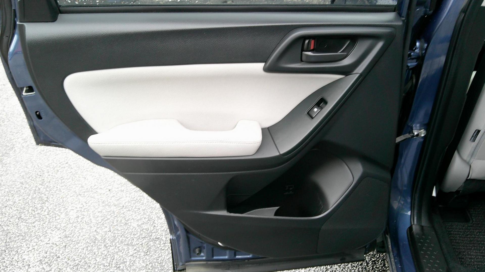 2014 BLUE Subaru Forester 2.5i Premium (JF2SJAEC0EH) with an 2.5L H4 SOHC 16V engine, 6-Speed Automatic transmission, located at 540a Delsea Drive, Sewell, NJ, 08080, (987) 867-5309, 39.752560, -75.111206 - Photo#15