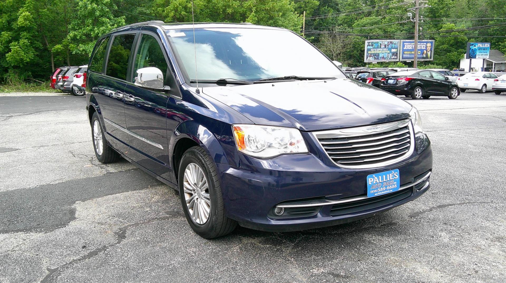 2015 BLUE Chrysler Town & Country Touring-L (2C4RC1CG5FR) with an 3.6L V6 DOHC 24V engine, 6-Speed Automatic transmission, located at 540a Delsea Drive, Sewell, NJ, 08080, (987) 867-5309, 39.752560, -75.111206 - Photo#8