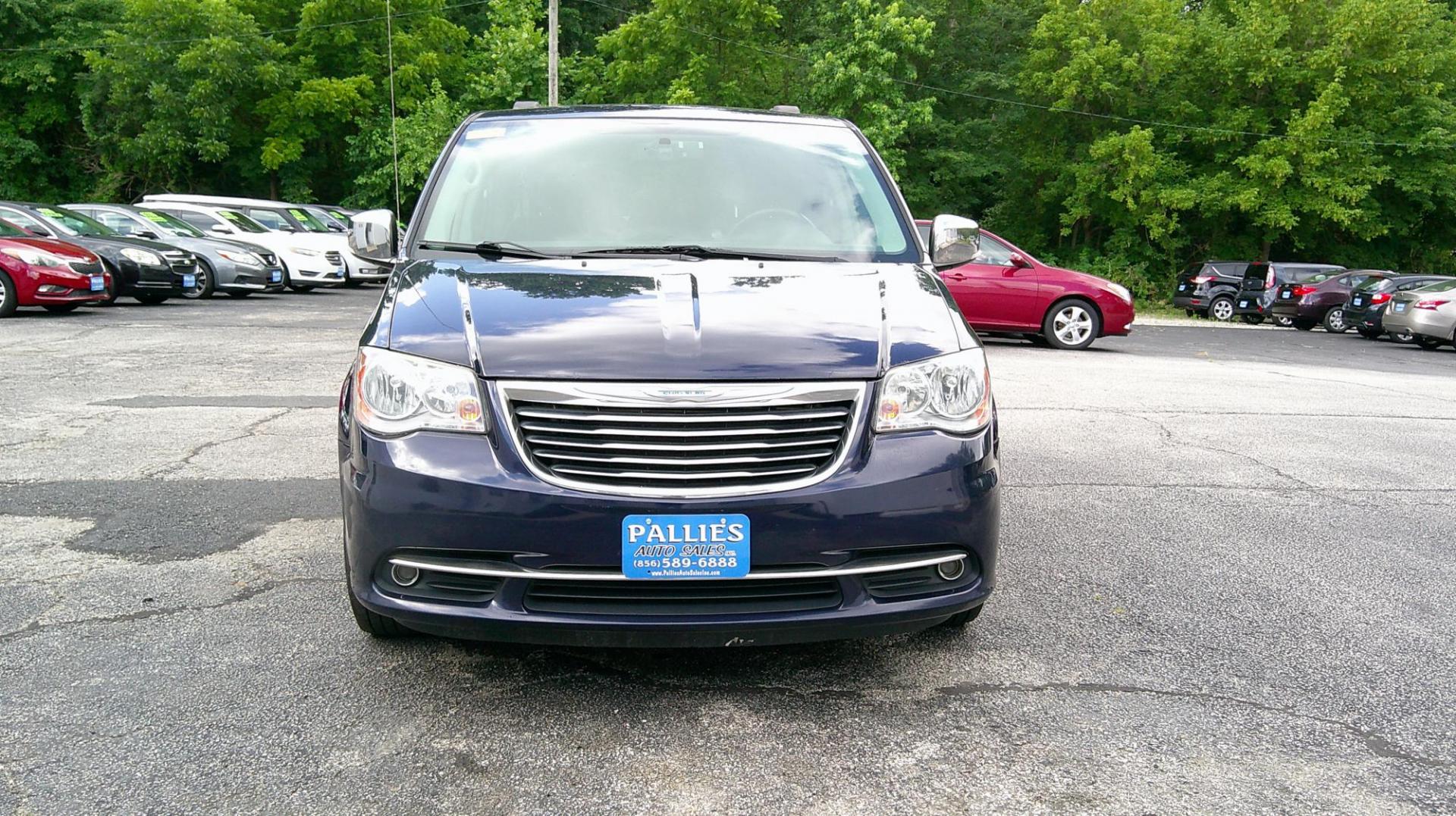 2015 BLUE Chrysler Town & Country Touring-L (2C4RC1CG5FR) with an 3.6L V6 DOHC 24V engine, 6-Speed Automatic transmission, located at 540a Delsea Drive, Sewell, NJ, 08080, (987) 867-5309, 39.752560, -75.111206 - Photo#9