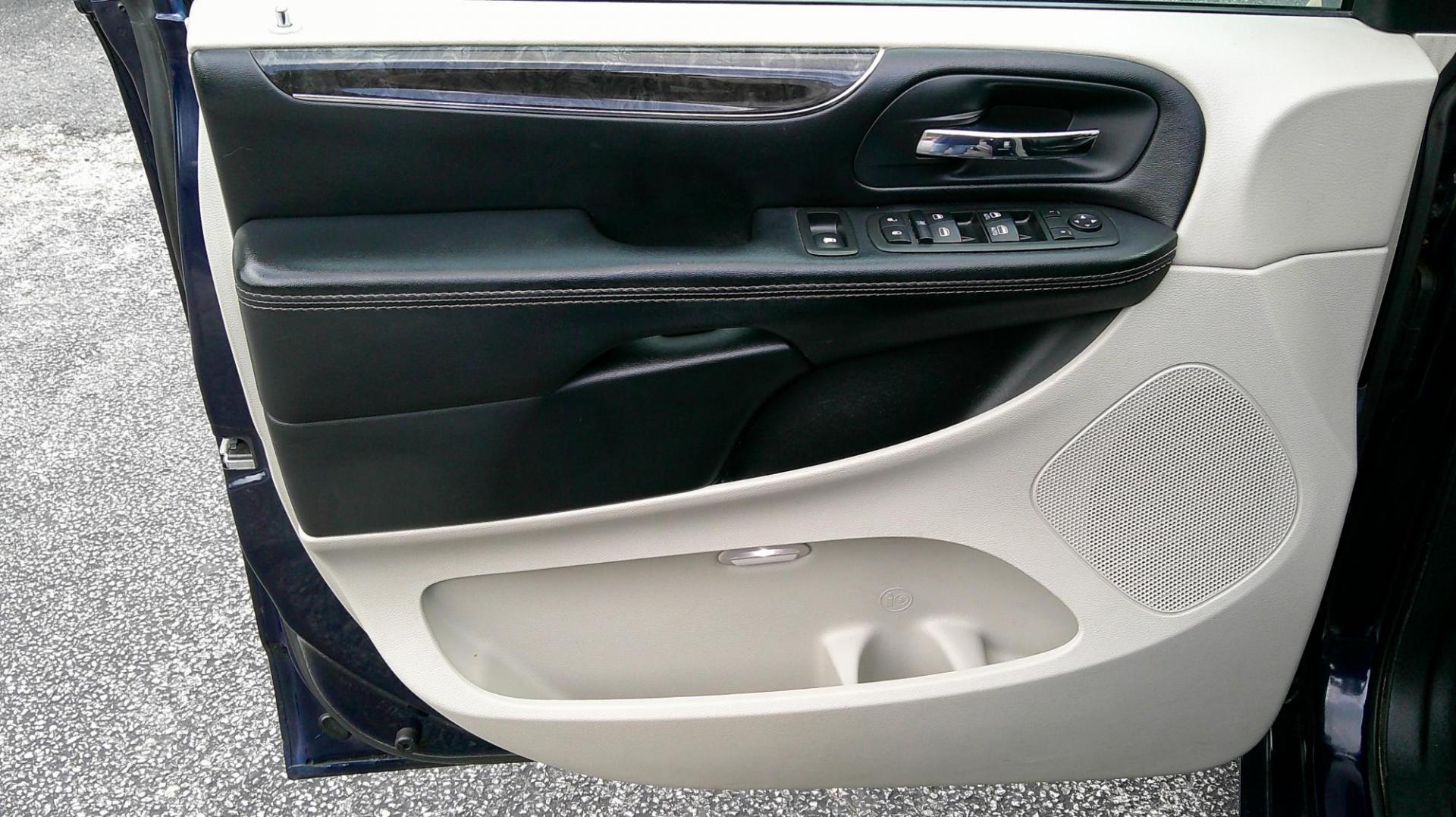 2015 BLUE Chrysler Town & Country Touring-L (2C4RC1CG5FR) with an 3.6L V6 DOHC 24V engine, 6-Speed Automatic transmission, located at 540a Delsea Drive, Sewell, NJ, 08080, (987) 867-5309, 39.752560, -75.111206 - Photo#11