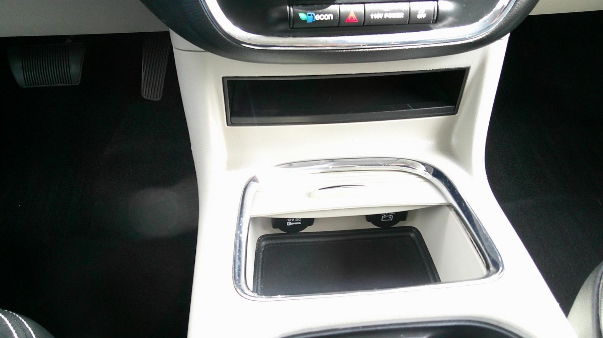 2015 BLUE Chrysler Town & Country Touring-L (2C4RC1CG5FR) with an 3.6L V6 DOHC 24V engine, 6-Speed Automatic transmission, located at 540a Delsea Drive, Sewell, NJ, 08080, (987) 867-5309, 39.752560, -75.111206 - Photo#20