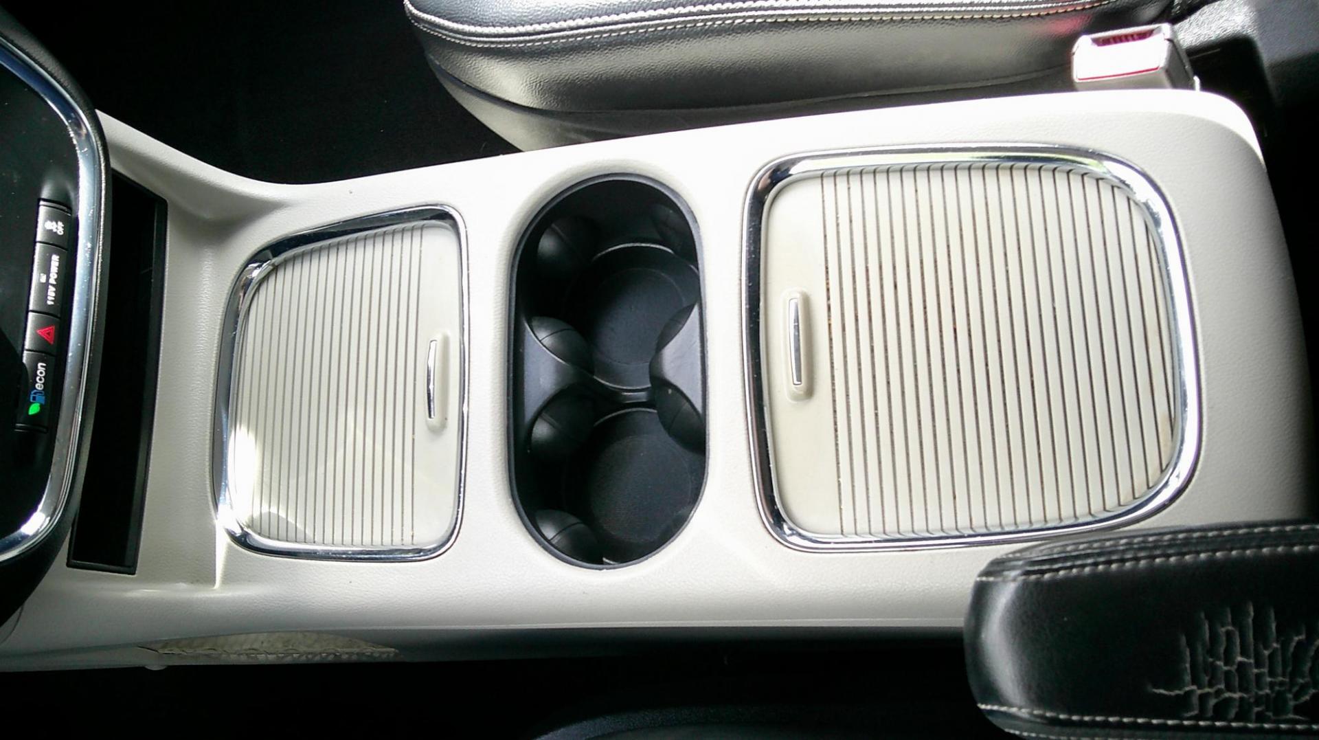 2015 BLUE Chrysler Town & Country Touring-L (2C4RC1CG5FR) with an 3.6L V6 DOHC 24V engine, 6-Speed Automatic transmission, located at 540a Delsea Drive, Sewell, NJ, 08080, (987) 867-5309, 39.752560, -75.111206 - Photo#23