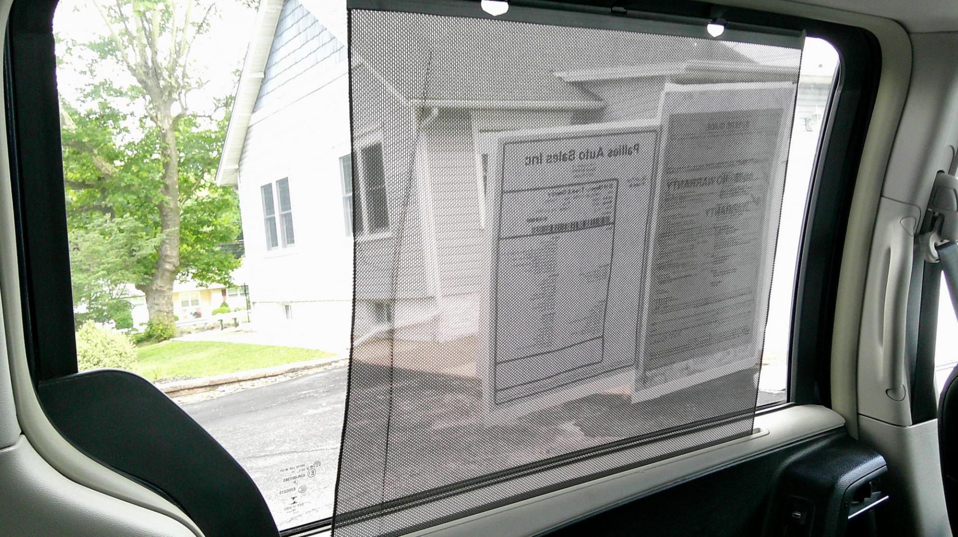 2015 BLUE Chrysler Town & Country Touring-L (2C4RC1CG5FR) with an 3.6L V6 DOHC 24V engine, 6-Speed Automatic transmission, located at 540a Delsea Drive, Sewell, NJ, 08080, (987) 867-5309, 39.752560, -75.111206 - Photo#29