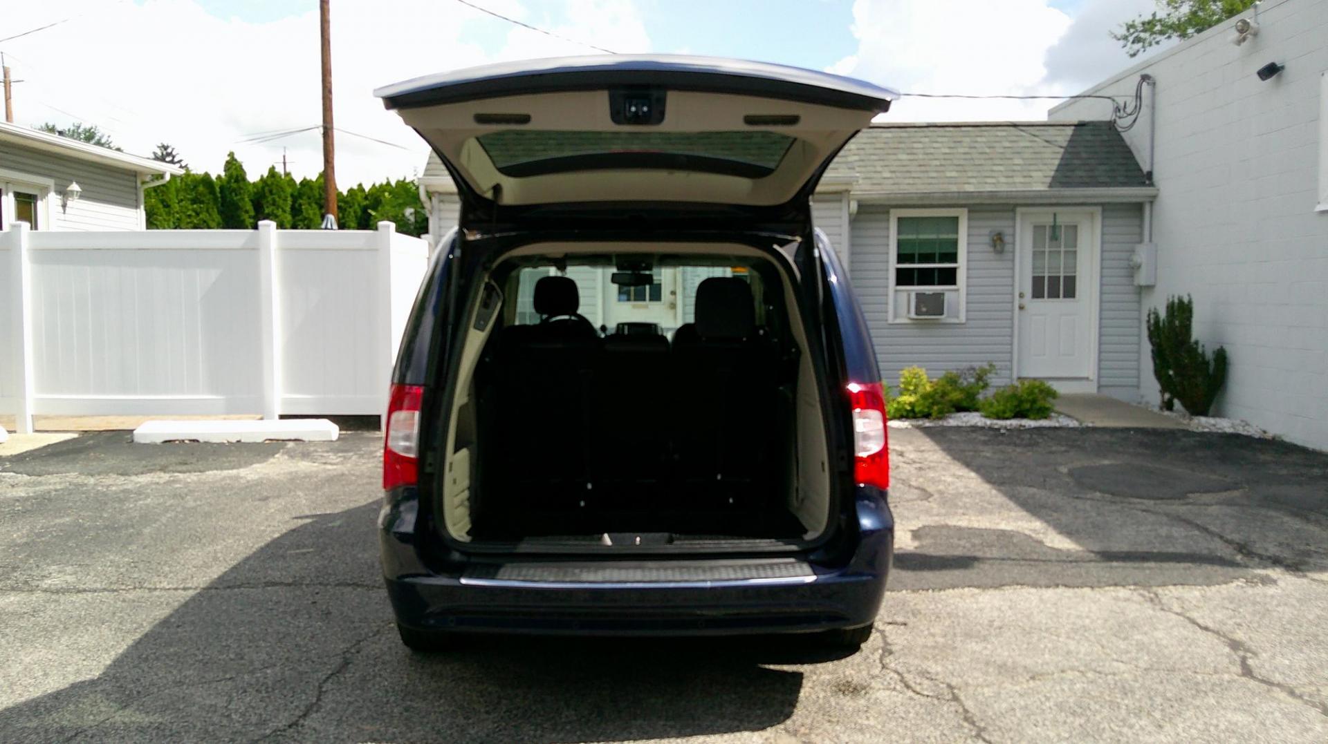 2015 BLUE Chrysler Town & Country Touring-L (2C4RC1CG5FR) with an 3.6L V6 DOHC 24V engine, 6-Speed Automatic transmission, located at 540a Delsea Drive, Sewell, NJ, 08080, (987) 867-5309, 39.752560, -75.111206 - Photo#31