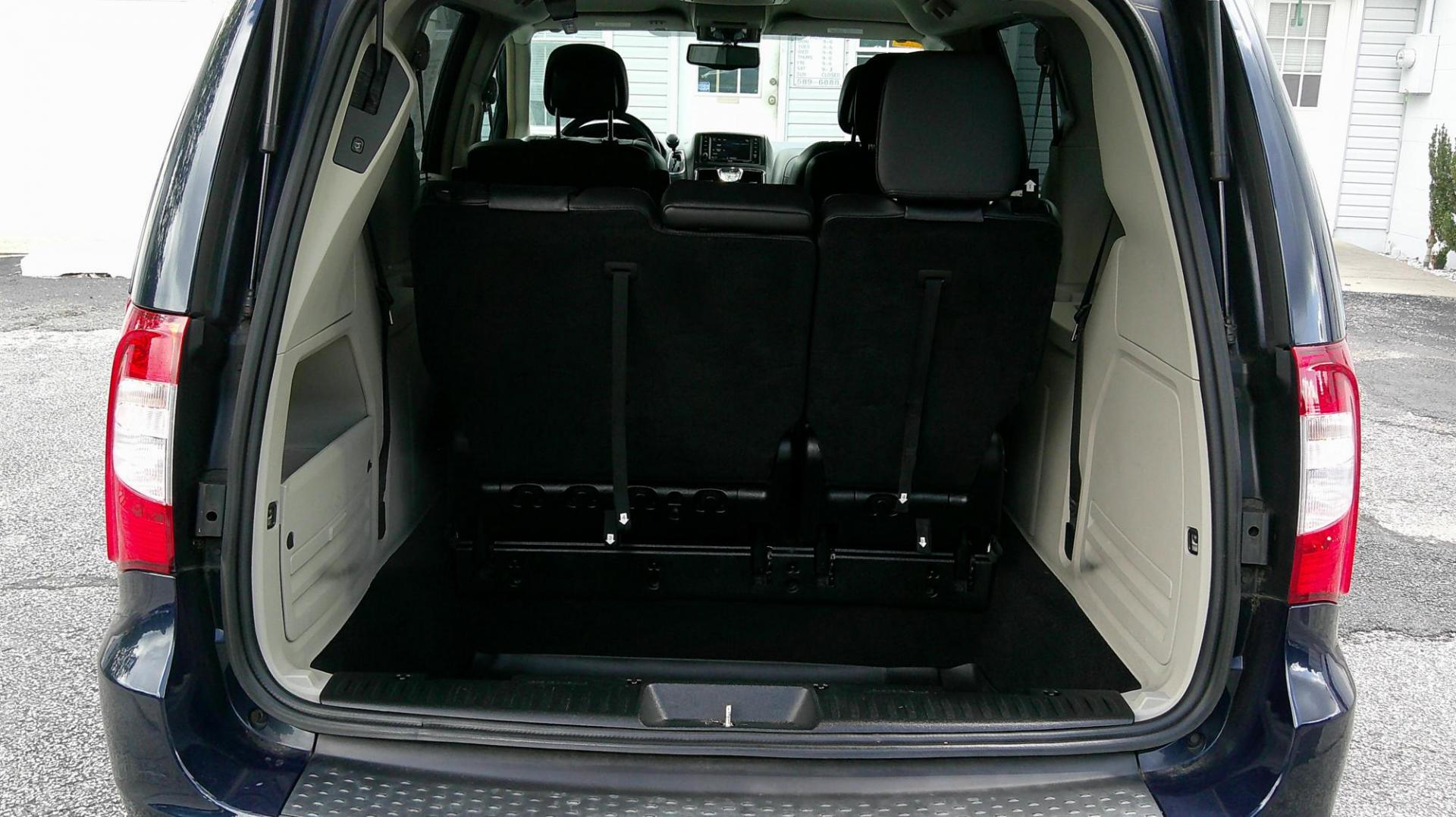 2015 BLUE Chrysler Town & Country Touring-L (2C4RC1CG5FR) with an 3.6L V6 DOHC 24V engine, 6-Speed Automatic transmission, located at 540a Delsea Drive, Sewell, NJ, 08080, (987) 867-5309, 39.752560, -75.111206 - Photo#32