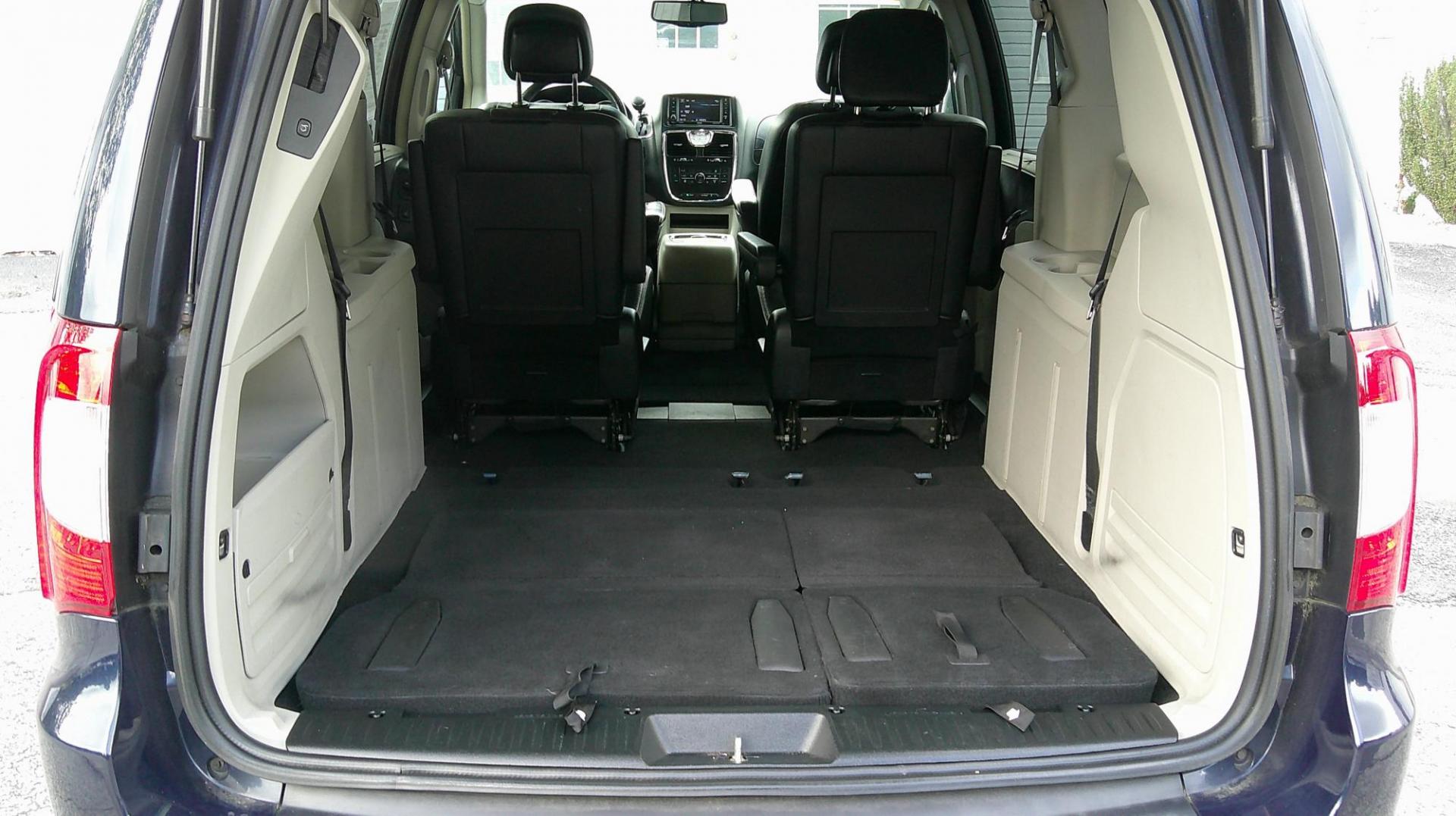 2015 BLUE Chrysler Town & Country Touring-L (2C4RC1CG5FR) with an 3.6L V6 DOHC 24V engine, 6-Speed Automatic transmission, located at 540a Delsea Drive, Sewell, NJ, 08080, (987) 867-5309, 39.752560, -75.111206 - Photo#33