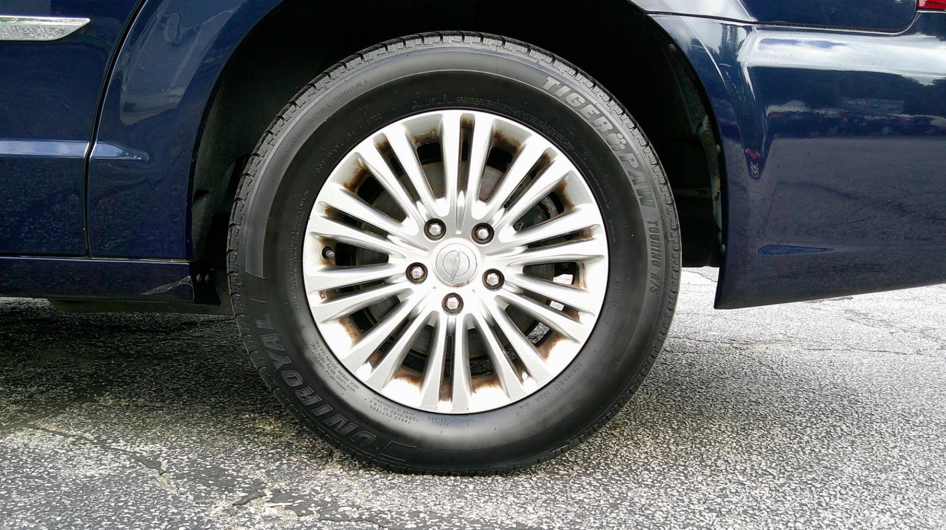 2015 BLUE Chrysler Town & Country Touring-L (2C4RC1CG5FR) with an 3.6L V6 DOHC 24V engine, 6-Speed Automatic transmission, located at 540a Delsea Drive, Sewell, NJ, 08080, (987) 867-5309, 39.752560, -75.111206 - Photo#34