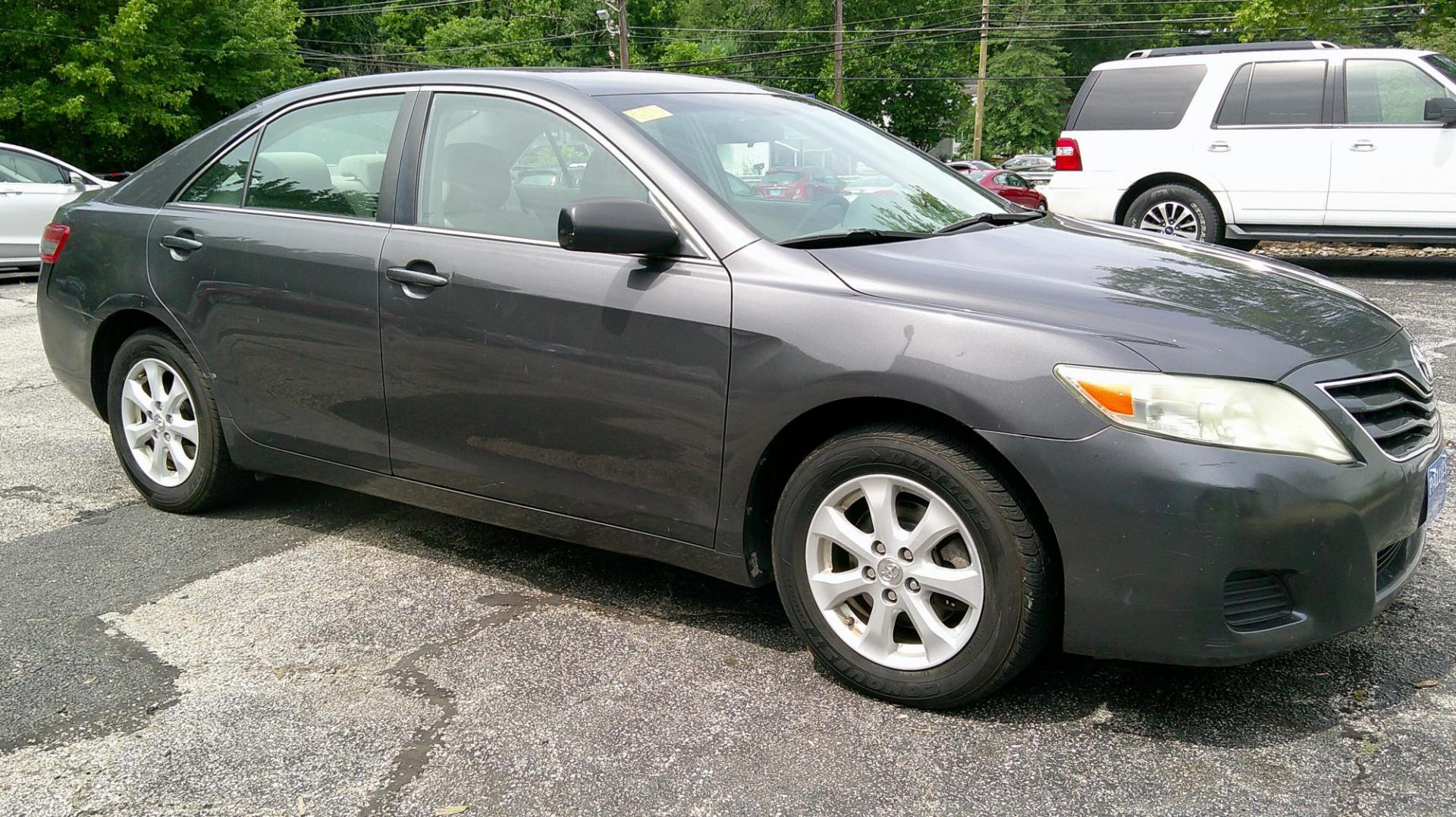 2011 GRAY Toyota Camry SE 6-Spd MT (4T1BF3EK2BU) with an 2.5L L4 DOHC 16V engine, 6-Speed Manual transmission, located at 540a Delsea Drive, Sewell, NJ, 08080, (987) 867-5309, 39.752560, -75.111206 - Photo#8