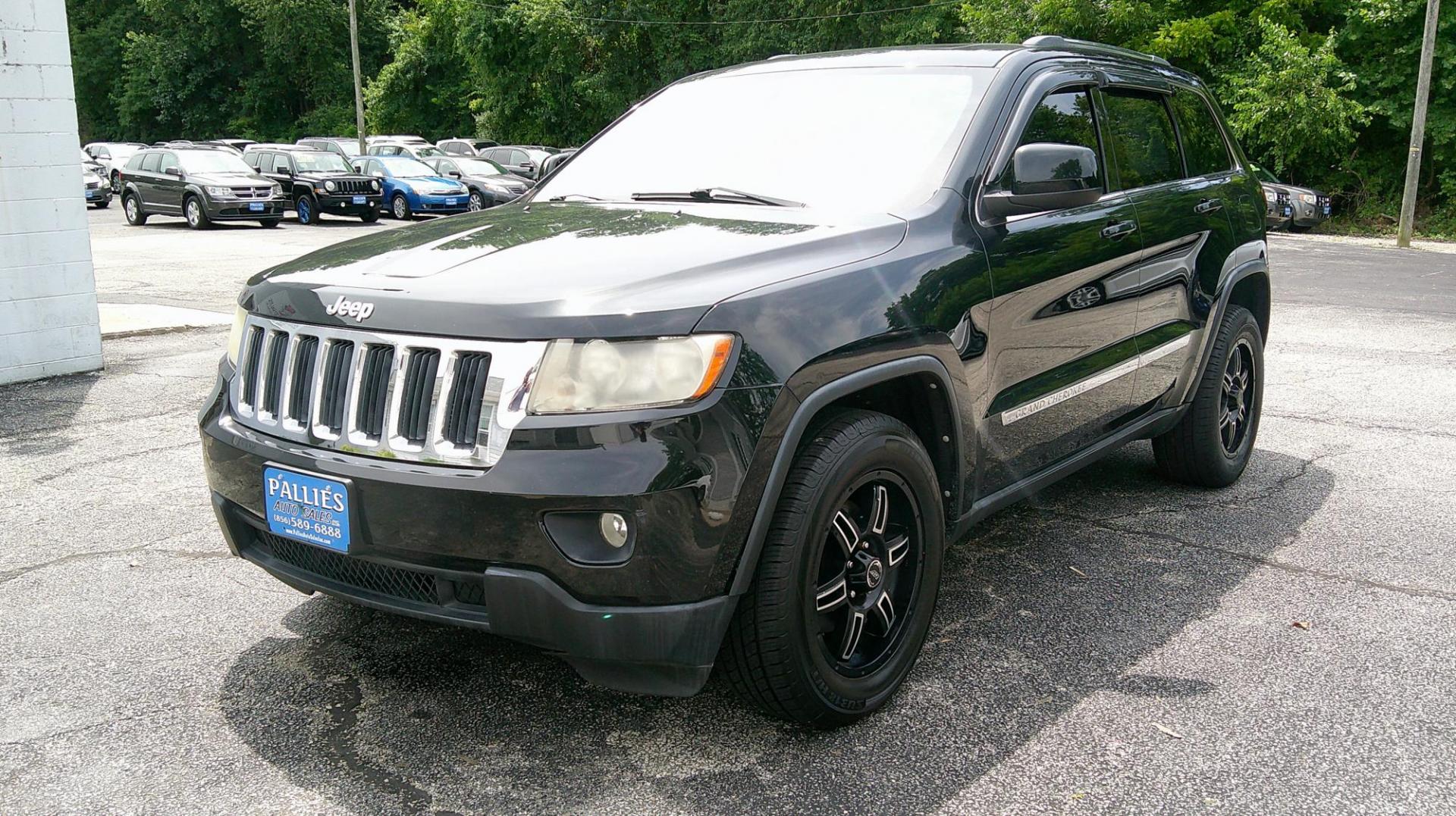 2013 GREEN Jeep Grand Cherokee Laredo 4WD (1C4RJFAG8DC) with an 3.6L V6 DOHC 24V engine, 5-Speed Automatic transmission, located at 540a Delsea Drive, Sewell, NJ, 08080, (987) 867-5309, 39.752560, -75.111206 - Photo#2