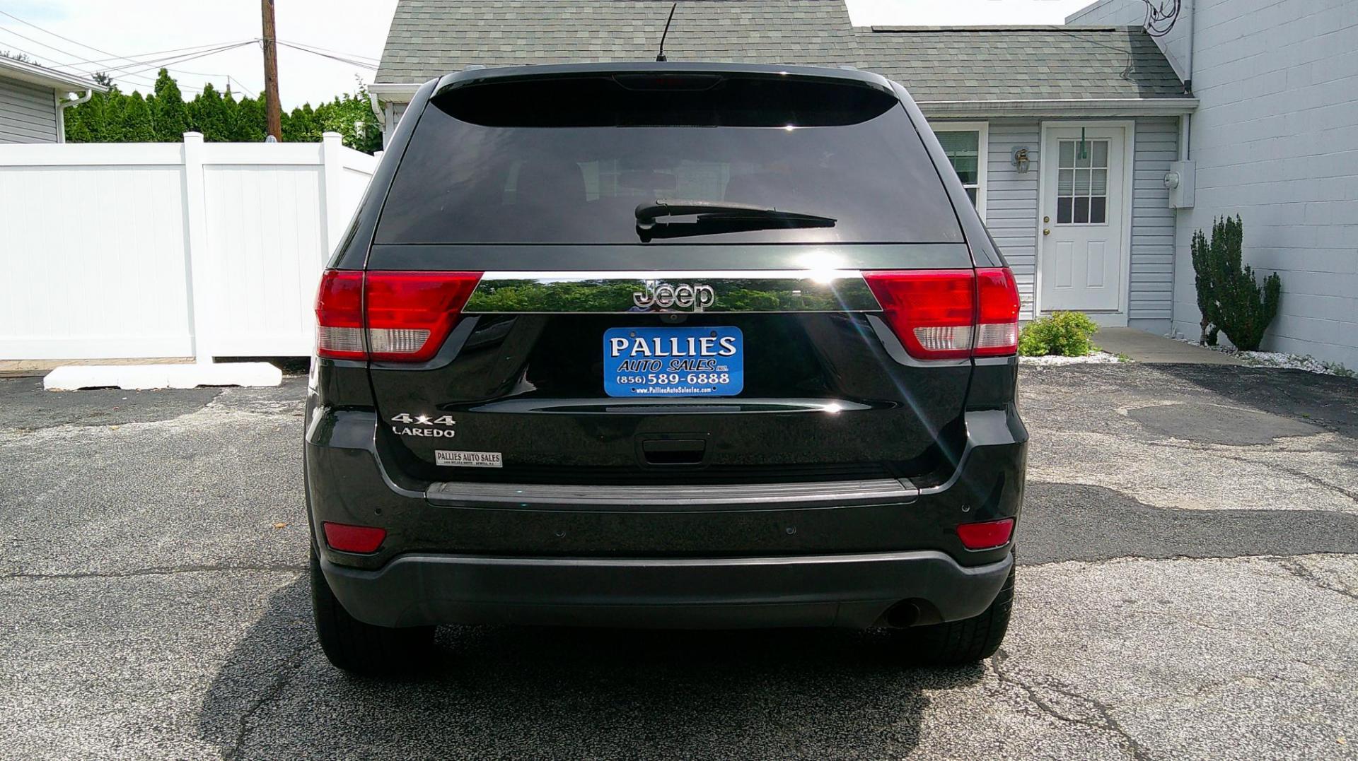 2013 GREEN Jeep Grand Cherokee Laredo 4WD (1C4RJFAG8DC) with an 3.6L V6 DOHC 24V engine, 5-Speed Automatic transmission, located at 540a Delsea Drive, Sewell, NJ, 08080, (987) 867-5309, 39.752560, -75.111206 - Photo#6