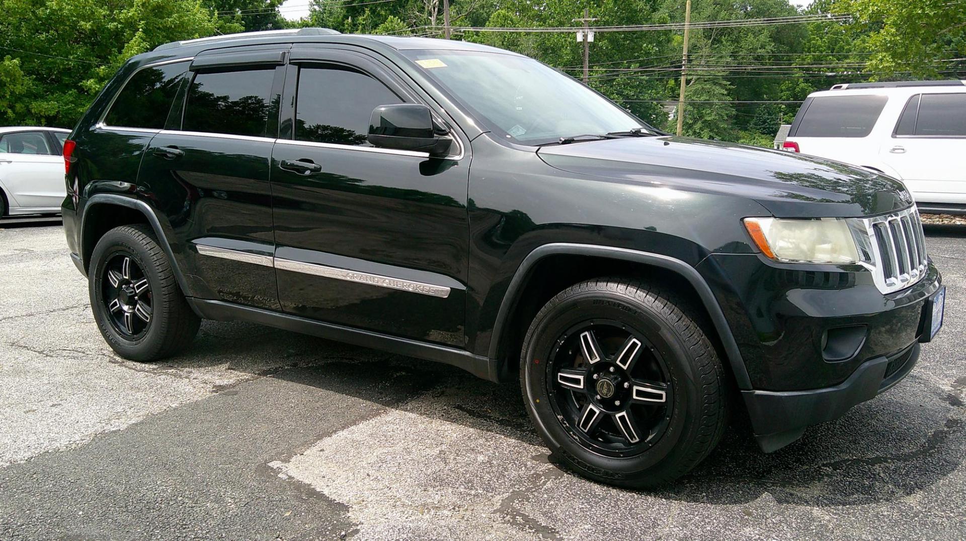 2013 GREEN Jeep Grand Cherokee Laredo 4WD (1C4RJFAG8DC) with an 3.6L V6 DOHC 24V engine, 5-Speed Automatic transmission, located at 540a Delsea Drive, Sewell, NJ, 08080, (987) 867-5309, 39.752560, -75.111206 - Photo#10