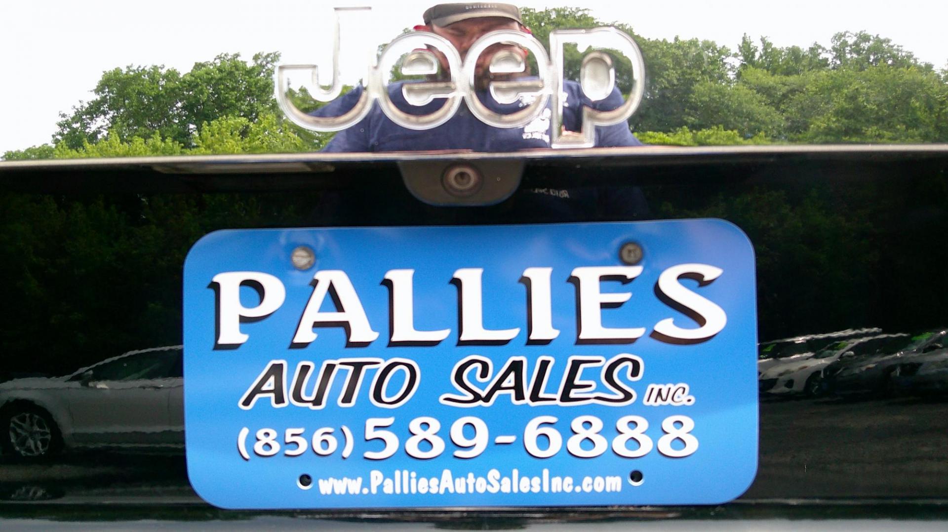 2013 GREEN Jeep Grand Cherokee Laredo 4WD (1C4RJFAG8DC) with an 3.6L V6 DOHC 24V engine, 5-Speed Automatic transmission, located at 540a Delsea Drive, Sewell, NJ, 08080, (987) 867-5309, 39.752560, -75.111206 - Photo#7