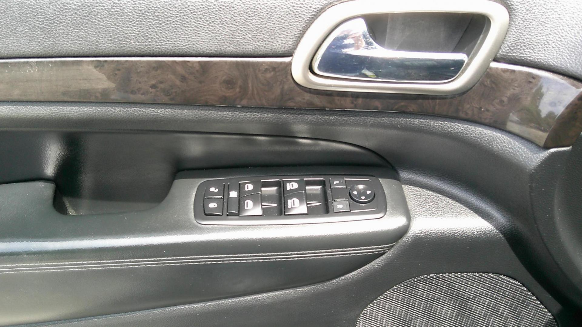 2013 GREEN Jeep Grand Cherokee Laredo 4WD (1C4RJFAG8DC) with an 3.6L V6 DOHC 24V engine, 5-Speed Automatic transmission, located at 540a Delsea Drive, Sewell, NJ, 08080, (987) 867-5309, 39.752560, -75.111206 - Photo#15