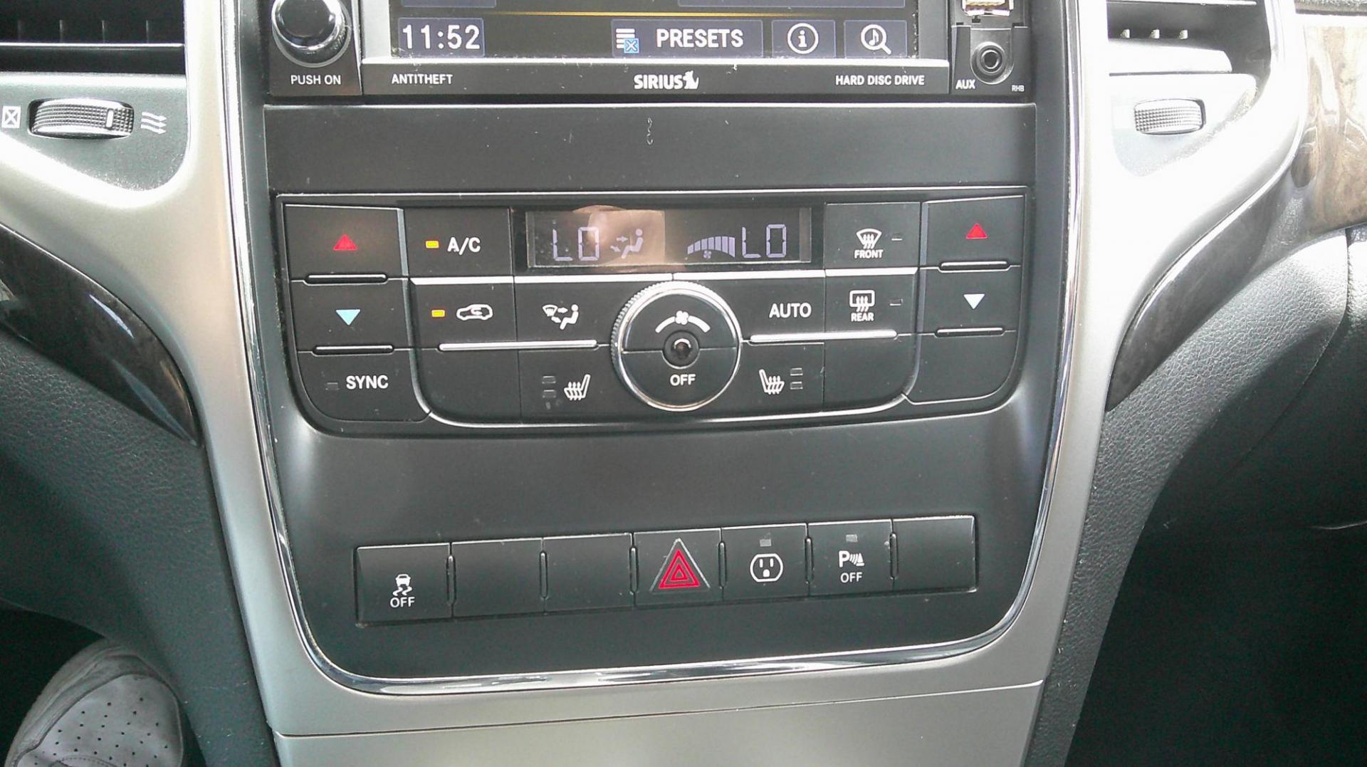 2013 GREEN Jeep Grand Cherokee Laredo 4WD (1C4RJFAG8DC) with an 3.6L V6 DOHC 24V engine, 5-Speed Automatic transmission, located at 540a Delsea Drive, Sewell, NJ, 08080, (987) 867-5309, 39.752560, -75.111206 - Photo#0