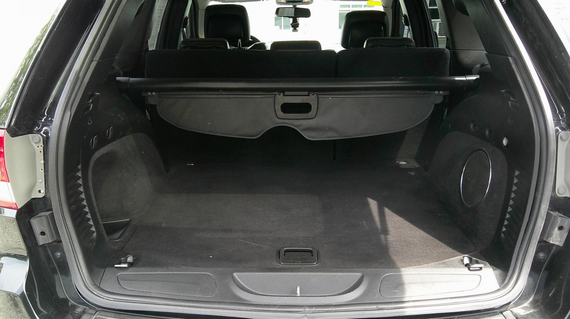 2013 GREEN Jeep Grand Cherokee Laredo 4WD (1C4RJFAG8DC) with an 3.6L V6 DOHC 24V engine, 5-Speed Automatic transmission, located at 540a Delsea Drive, Sewell, NJ, 08080, (987) 867-5309, 39.752560, -75.111206 - Photo#24