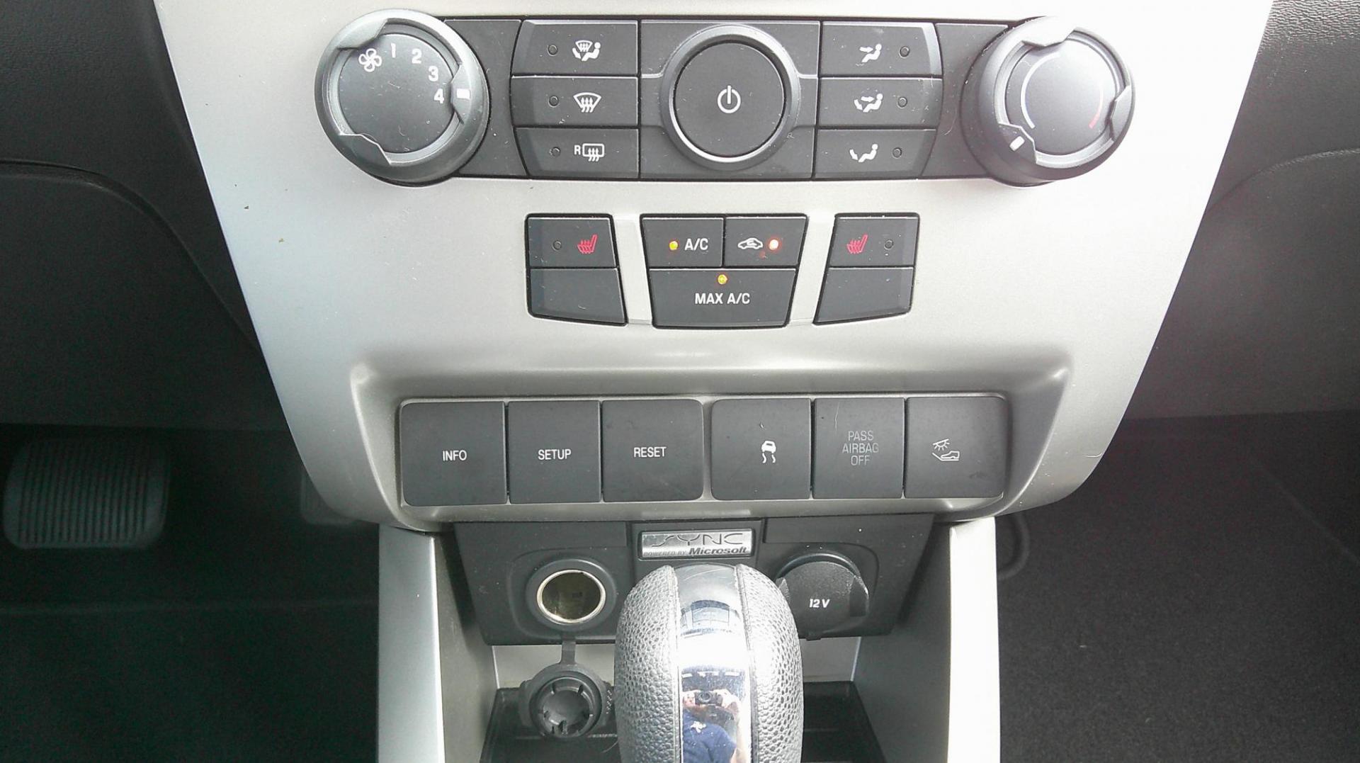 2011 BLUE Ford Focus SEL Sedan (1FAHP3HN7BW) with an 2.0L L4 DOHC 16V engine, located at 540a Delsea Drive, Sewell, NJ, 08080, (987) 867-5309, 39.752560, -75.111206 - Photo#21