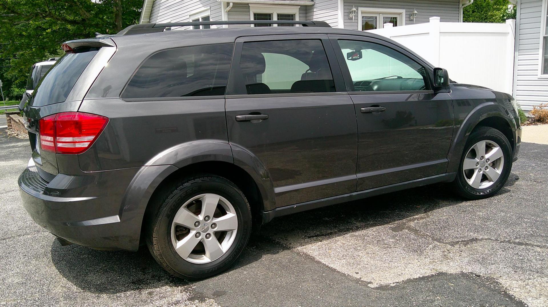 2016 GRAY Dodge Journey SE (3C4PDCABXGT) with an 2.4L L4 DOHC 16V engine, 4A transmission, located at 540a Delsea Drive, Sewell, NJ, 08080, (987) 867-5309, 39.752560, -75.111206 - Photo#6