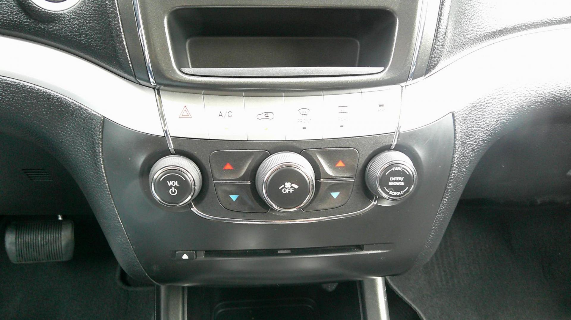 2016 GRAY Dodge Journey SE (3C4PDCABXGT) with an 2.4L L4 DOHC 16V engine, 4A transmission, located at 540a Delsea Drive, Sewell, NJ, 08080, (987) 867-5309, 39.752560, -75.111206 - Photo#21