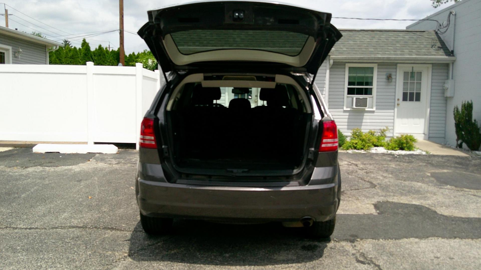 2016 GRAY Dodge Journey SE (3C4PDCABXGT) with an 2.4L L4 DOHC 16V engine, 4A transmission, located at 540a Delsea Drive, Sewell, NJ, 08080, (987) 867-5309, 39.752560, -75.111206 - Photo#25