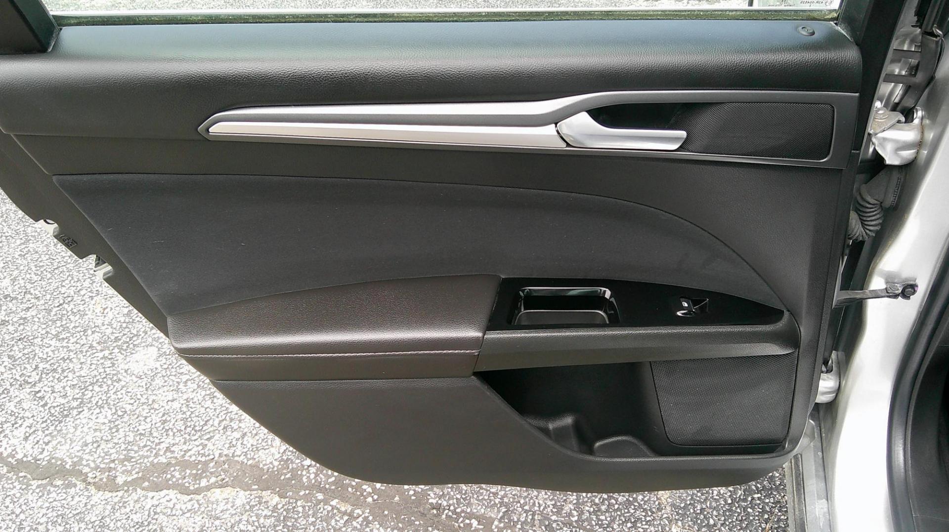 2013 SILVER Ford Fusion SE (3FA6P0H78DR) with an 2.5L L4 DOHC 16V engine, located at 540a Delsea Drive, Sewell, NJ, 08080, (987) 867-5309, 39.752560, -75.111206 - Photo#15