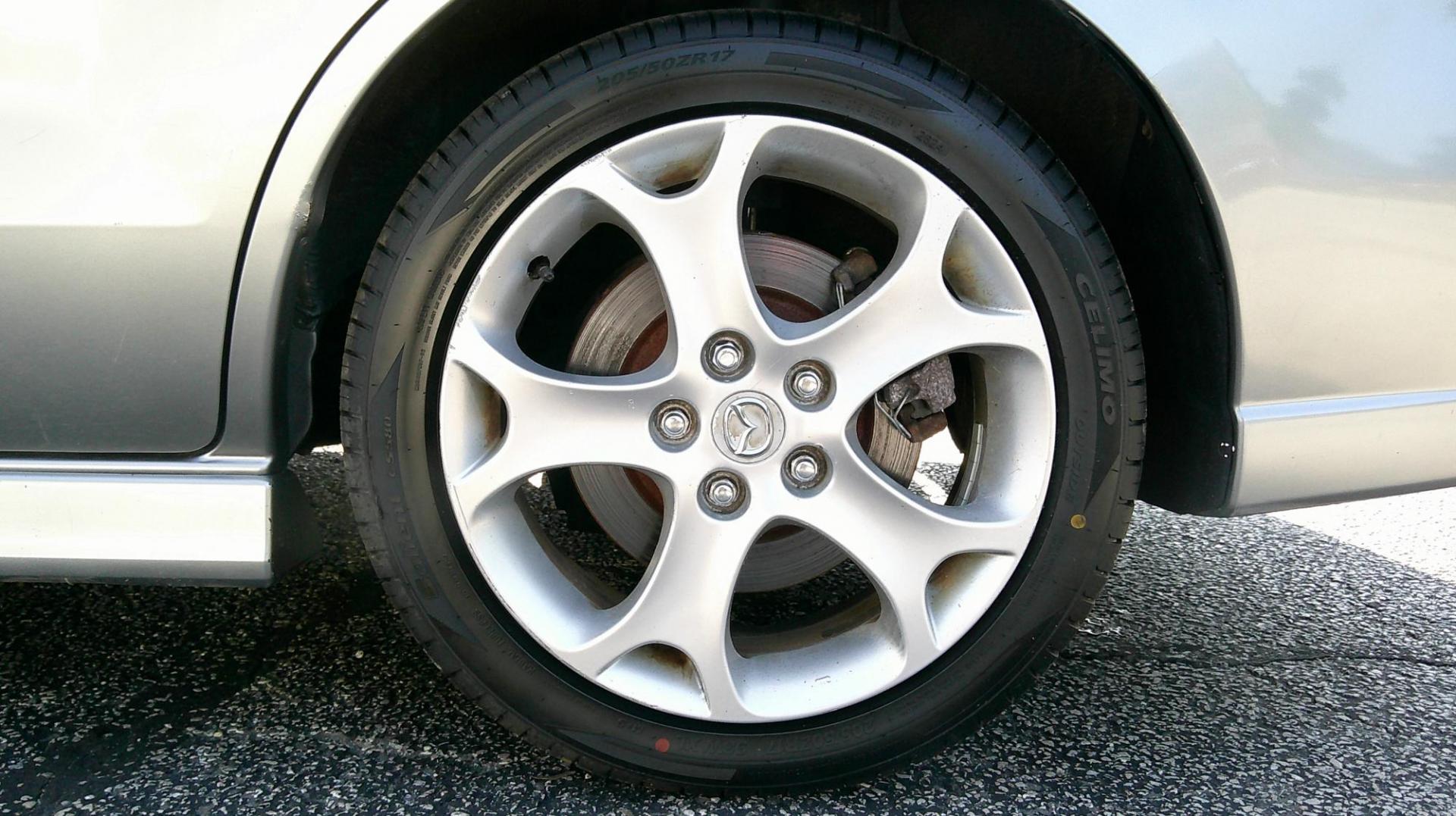 2010 SILVER Mazda MAZDA5 Grand Touring (JM1CR2WLXA0) with an 2.3L L4 DOHC 16V engine, located at 540a Delsea Drive, Sewell, NJ, 08080, (987) 867-5309, 39.752560, -75.111206 - Photo#27