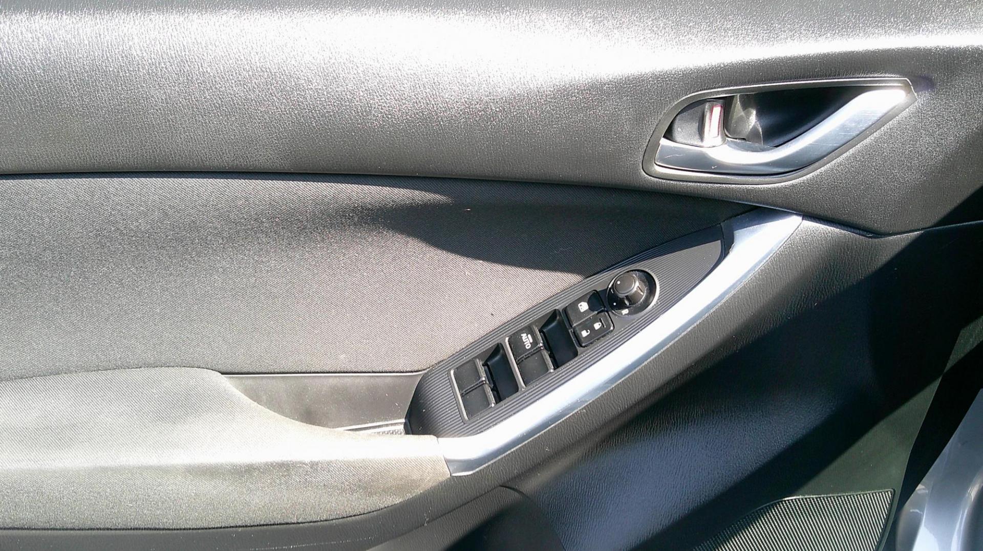 2013 SILVER Mazda CX-5 Sport AWD (JM3KE4BE1D0) with an SKYACTIV-G 2L I-4 engine, 6-Speed Automatic transmission, located at 540a Delsea Drive, Sewell, NJ, 08080, (987) 867-5309, 39.752560, -75.111206 - Photo#13