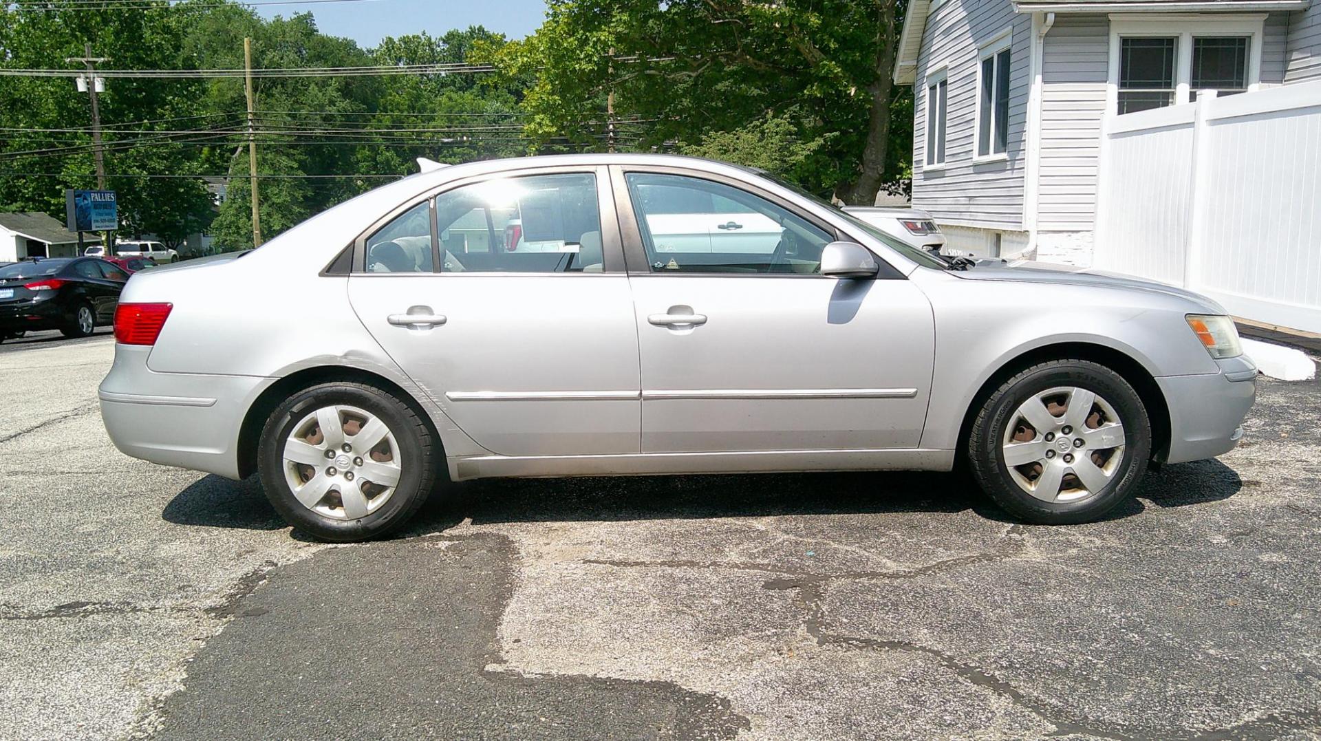 2010 SILVER Hyundai Sonata GLS (5NPET4AC6AH) with an 2.4L L4 DOHC 16V engine, located at 540a Delsea Drive, Sewell, NJ, 08080, (987) 867-5309, 39.752560, -75.111206 - Photo#7