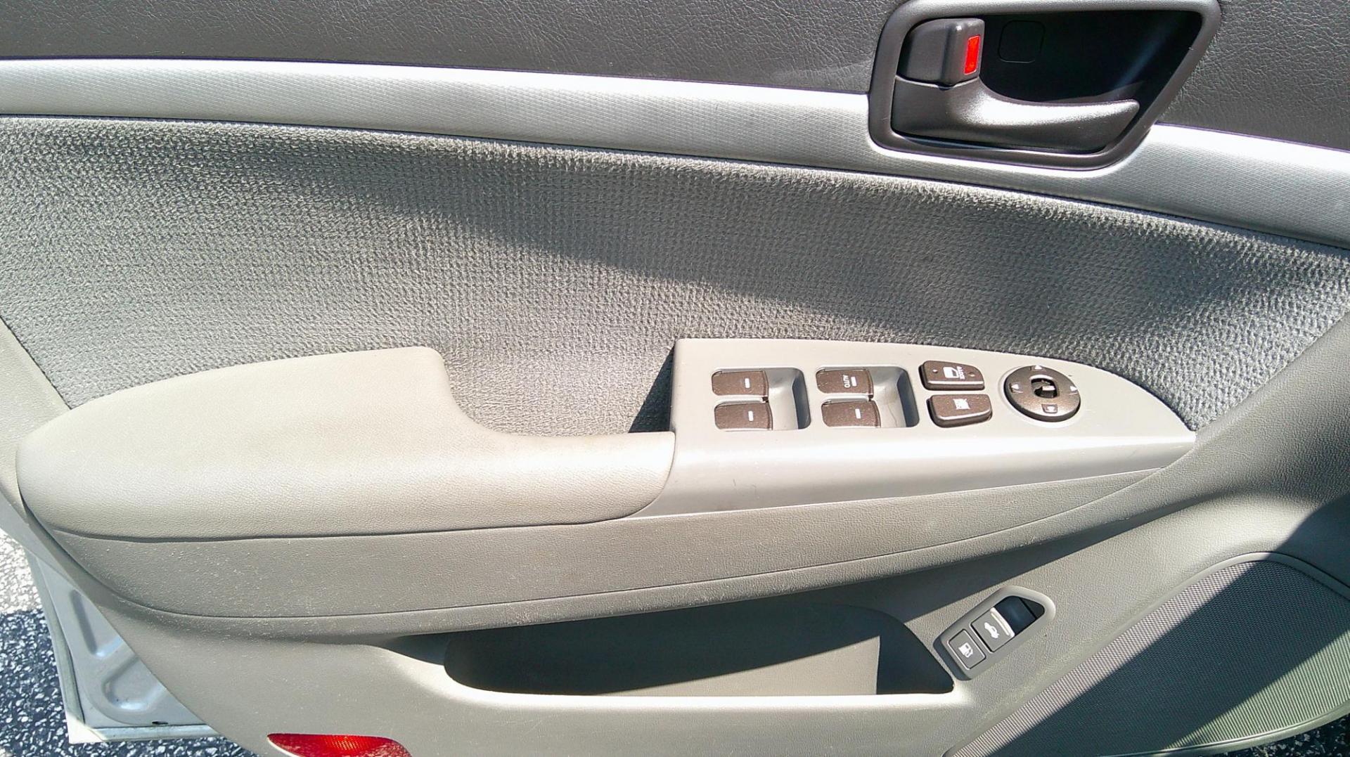 2010 SILVER Hyundai Sonata GLS (5NPET4AC6AH) with an 2.4L L4 DOHC 16V engine, located at 540a Delsea Drive, Sewell, NJ, 08080, (987) 867-5309, 39.752560, -75.111206 - Photo#13