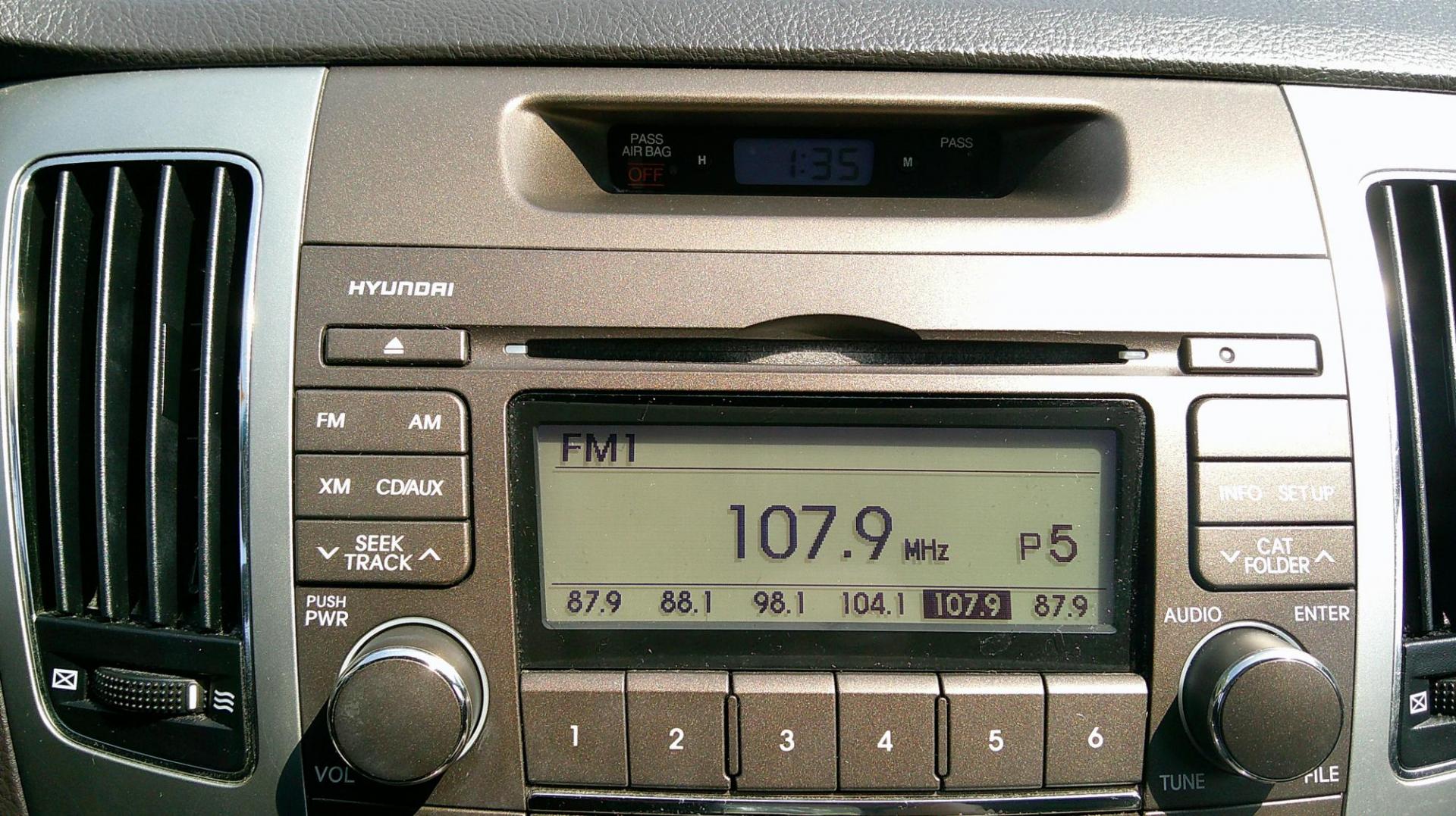 2010 SILVER Hyundai Sonata GLS (5NPET4AC6AH) with an 2.4L L4 DOHC 16V engine, located at 540a Delsea Drive, Sewell, NJ, 08080, (987) 867-5309, 39.752560, -75.111206 - Photo#19