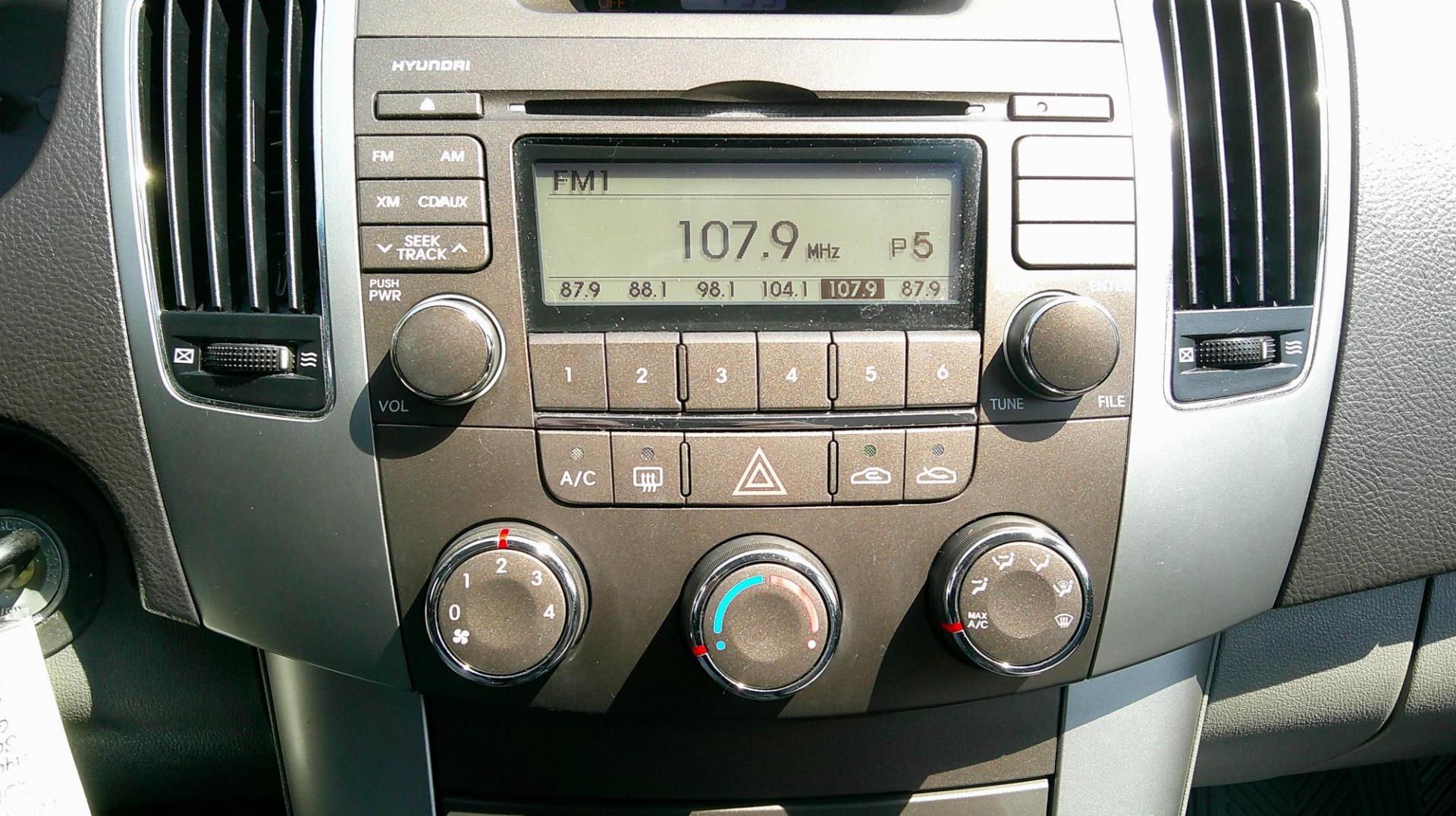 2010 SILVER Hyundai Sonata GLS (5NPET4AC6AH) with an 2.4L L4 DOHC 16V engine, located at 540a Delsea Drive, Sewell, NJ, 08080, (987) 867-5309, 39.752560, -75.111206 - Photo#20