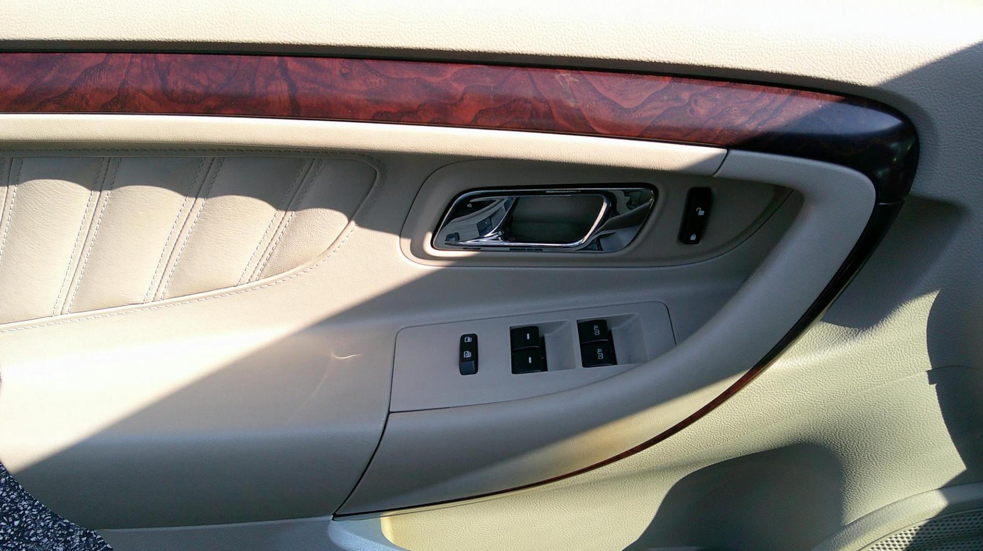 2012 BROWN Ford Taurus Limited FWD (1FAHP2FW2CG) with an 3.5L V6 DOHC 24V engine, 6-Speed Automatic transmission, located at 540a Delsea Drive, Sewell, NJ, 08080, (987) 867-5309, 39.752560, -75.111206 - Photo#13