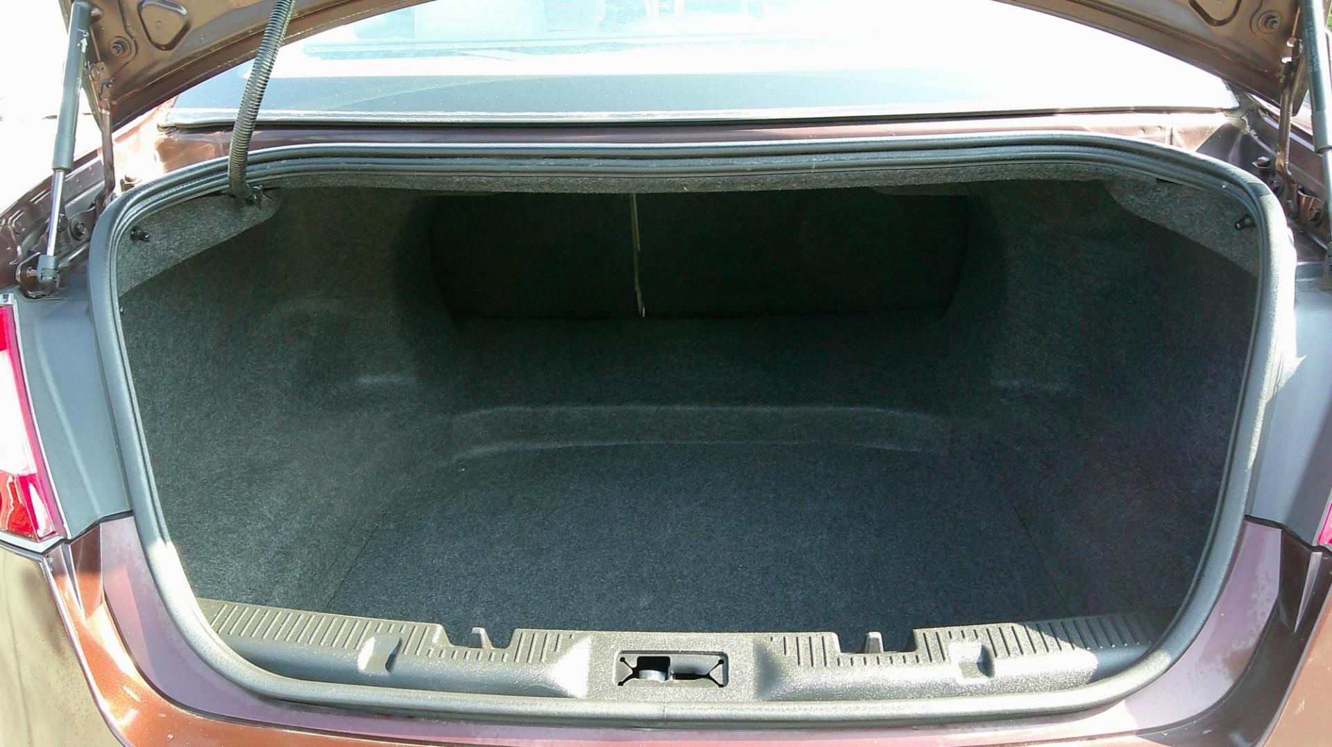 2012 BROWN Ford Taurus Limited FWD (1FAHP2FW2CG) with an 3.5L V6 DOHC 24V engine, 6-Speed Automatic transmission, located at 540a Delsea Drive, Sewell, NJ, 08080, (987) 867-5309, 39.752560, -75.111206 - Photo#28