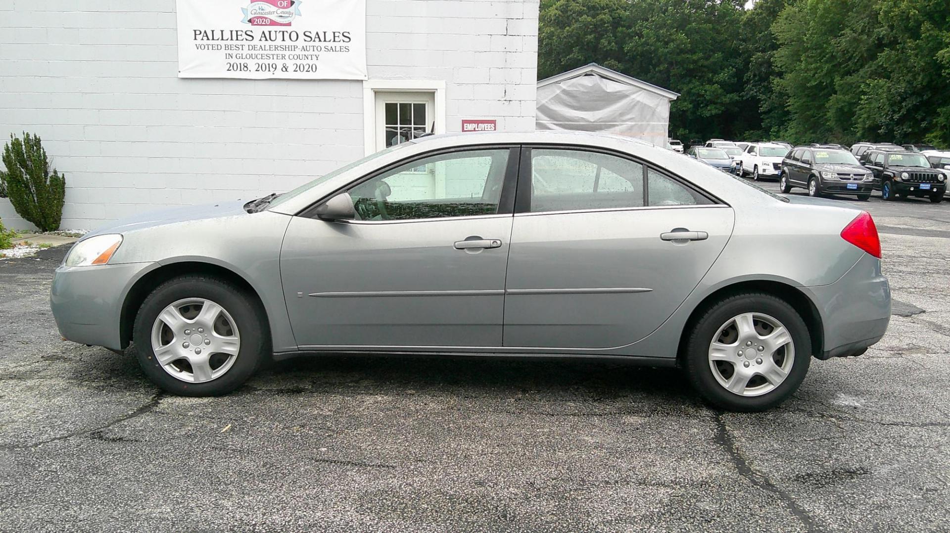 2008 GRAY Pontiac G6 1SV Sedan (1G2ZF57B284) with an 2.4L L4 DOHC 16V engine, 4-Speed Automatic Overdrive transmission, located at 540a Delsea Drive, Sewell, NJ, 08080, (987) 867-5309, 39.752560, -75.111206 - Photo#2