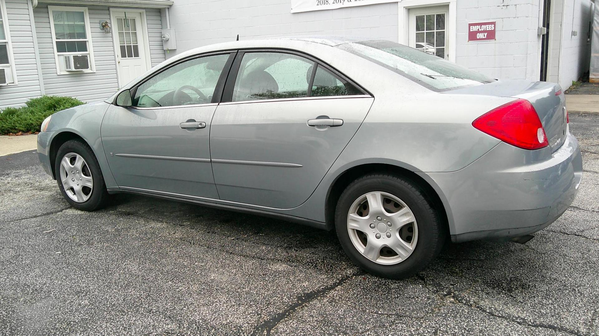 2008 GRAY Pontiac G6 1SV Sedan (1G2ZF57B284) with an 2.4L L4 DOHC 16V engine, 4-Speed Automatic Overdrive transmission, located at 540a Delsea Drive, Sewell, NJ, 08080, (987) 867-5309, 39.752560, -75.111206 - Photo#3