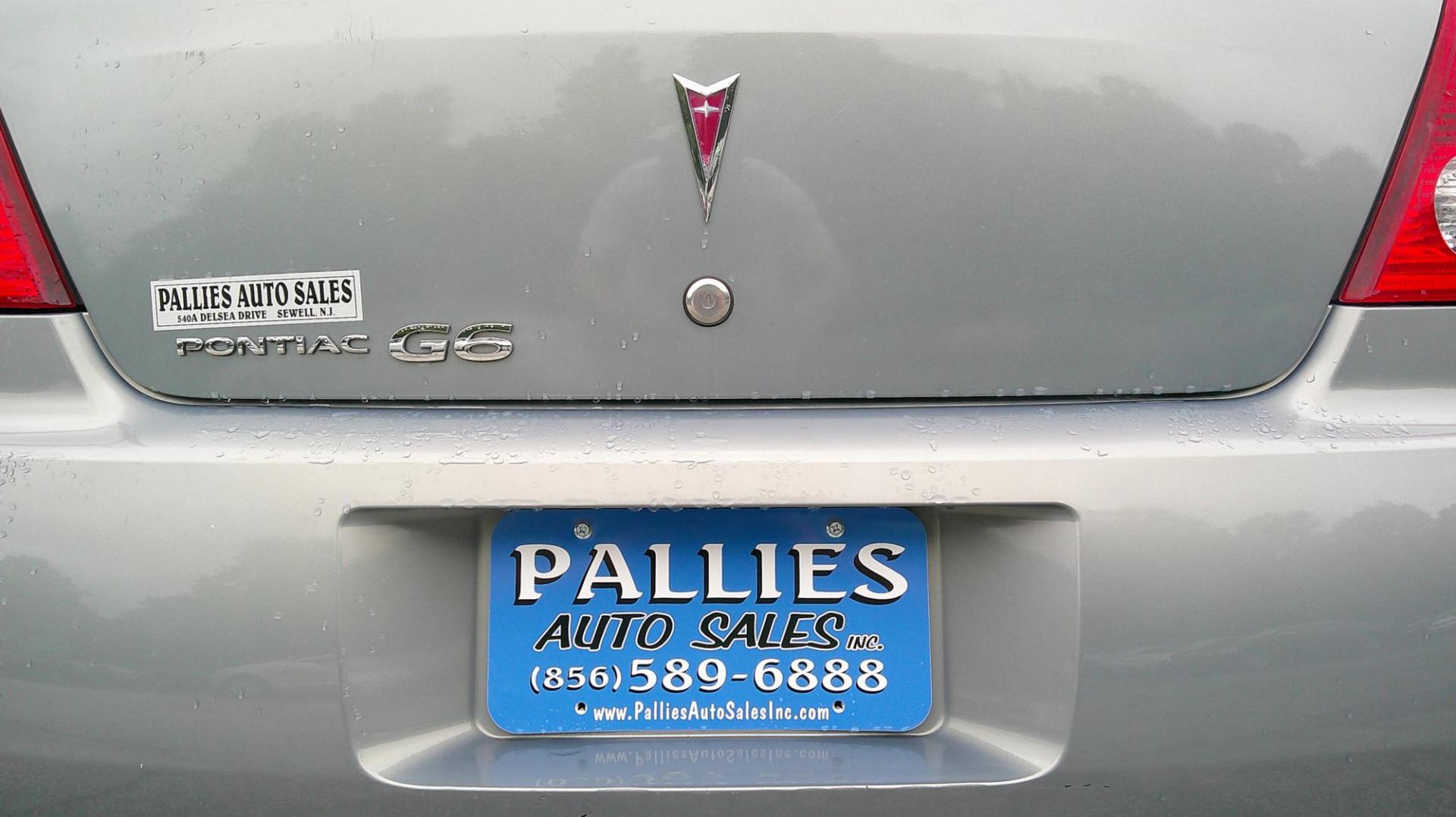 2008 GRAY Pontiac G6 1SV Sedan (1G2ZF57B284) with an 2.4L L4 DOHC 16V engine, 4-Speed Automatic Overdrive transmission, located at 540a Delsea Drive, Sewell, NJ, 08080, (987) 867-5309, 39.752560, -75.111206 - Photo#5