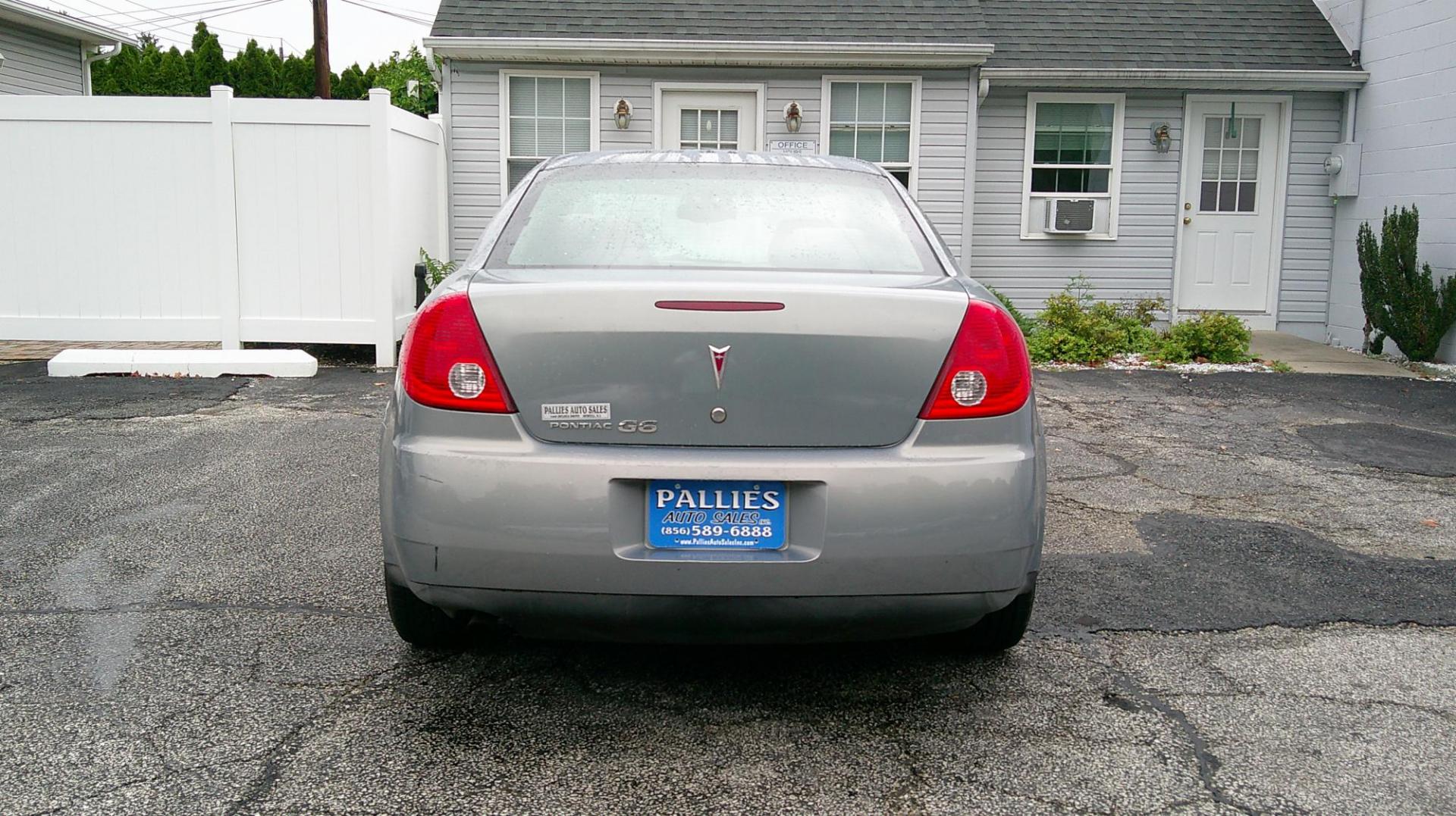 2008 GRAY Pontiac G6 1SV Sedan (1G2ZF57B284) with an 2.4L L4 DOHC 16V engine, 4-Speed Automatic Overdrive transmission, located at 540a Delsea Drive, Sewell, NJ, 08080, (987) 867-5309, 39.752560, -75.111206 - Photo#4