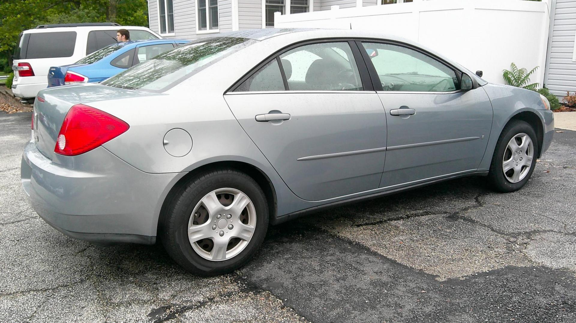 2008 GRAY Pontiac G6 1SV Sedan (1G2ZF57B284) with an 2.4L L4 DOHC 16V engine, 4-Speed Automatic Overdrive transmission, located at 540a Delsea Drive, Sewell, NJ, 08080, (987) 867-5309, 39.752560, -75.111206 - Photo#6
